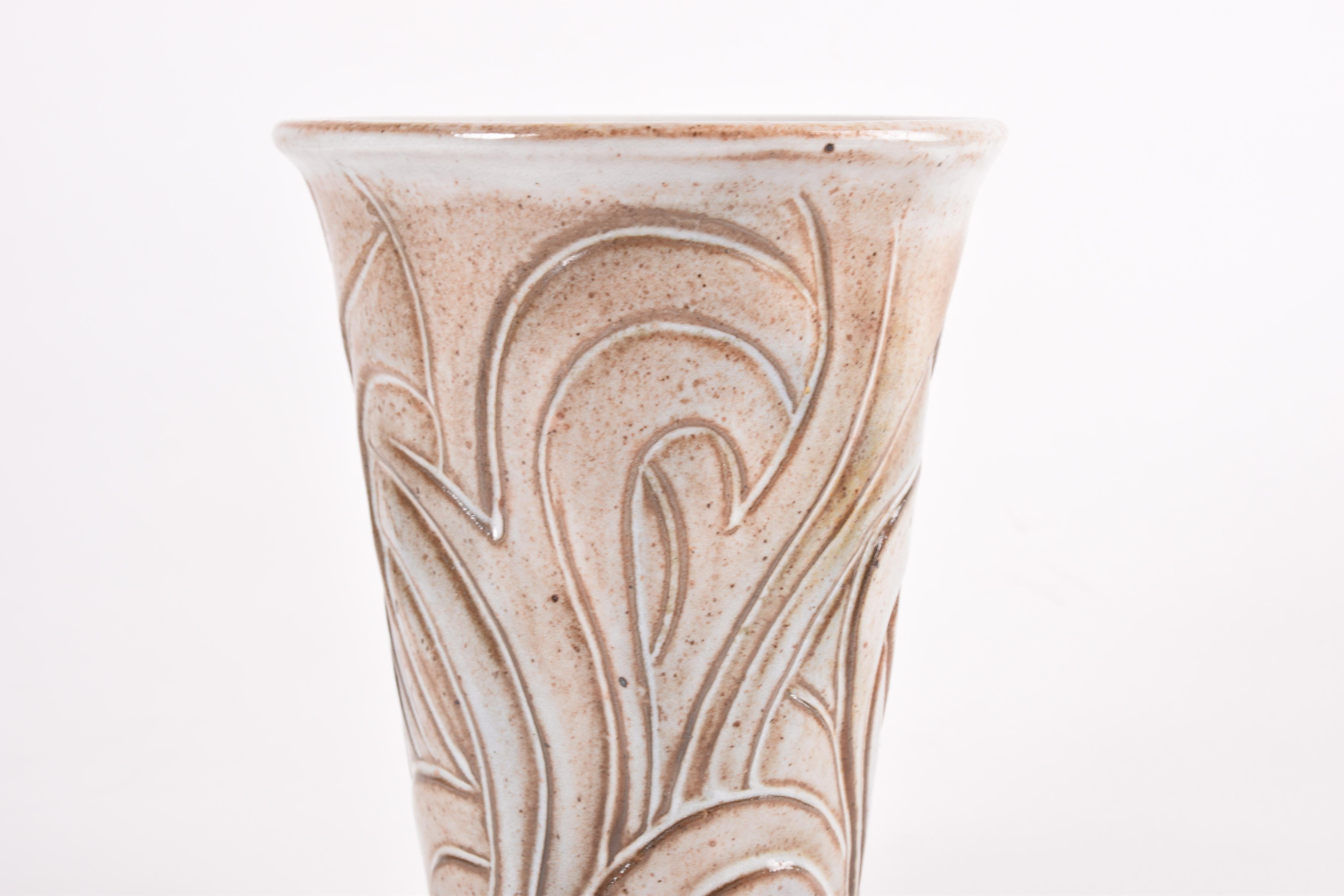 Danish Midcentury Vase Organic Shape by L. Hjorth Ceramic Eva Sjögren Attributed In Good Condition For Sale In Aarhus C, DK