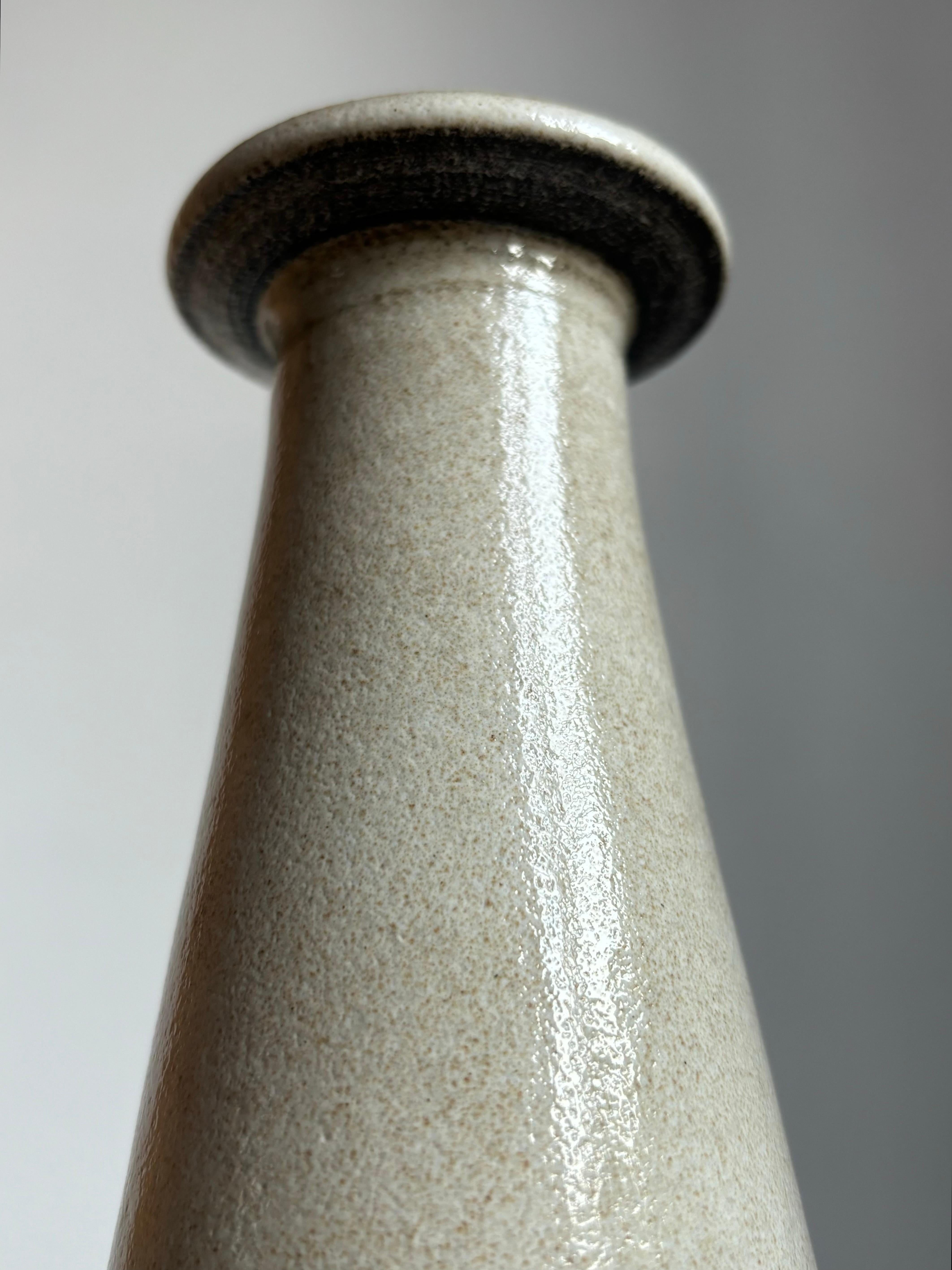 Danese Vaso danese in gres grigio caldo del Medioevo, anni '60 in vendita