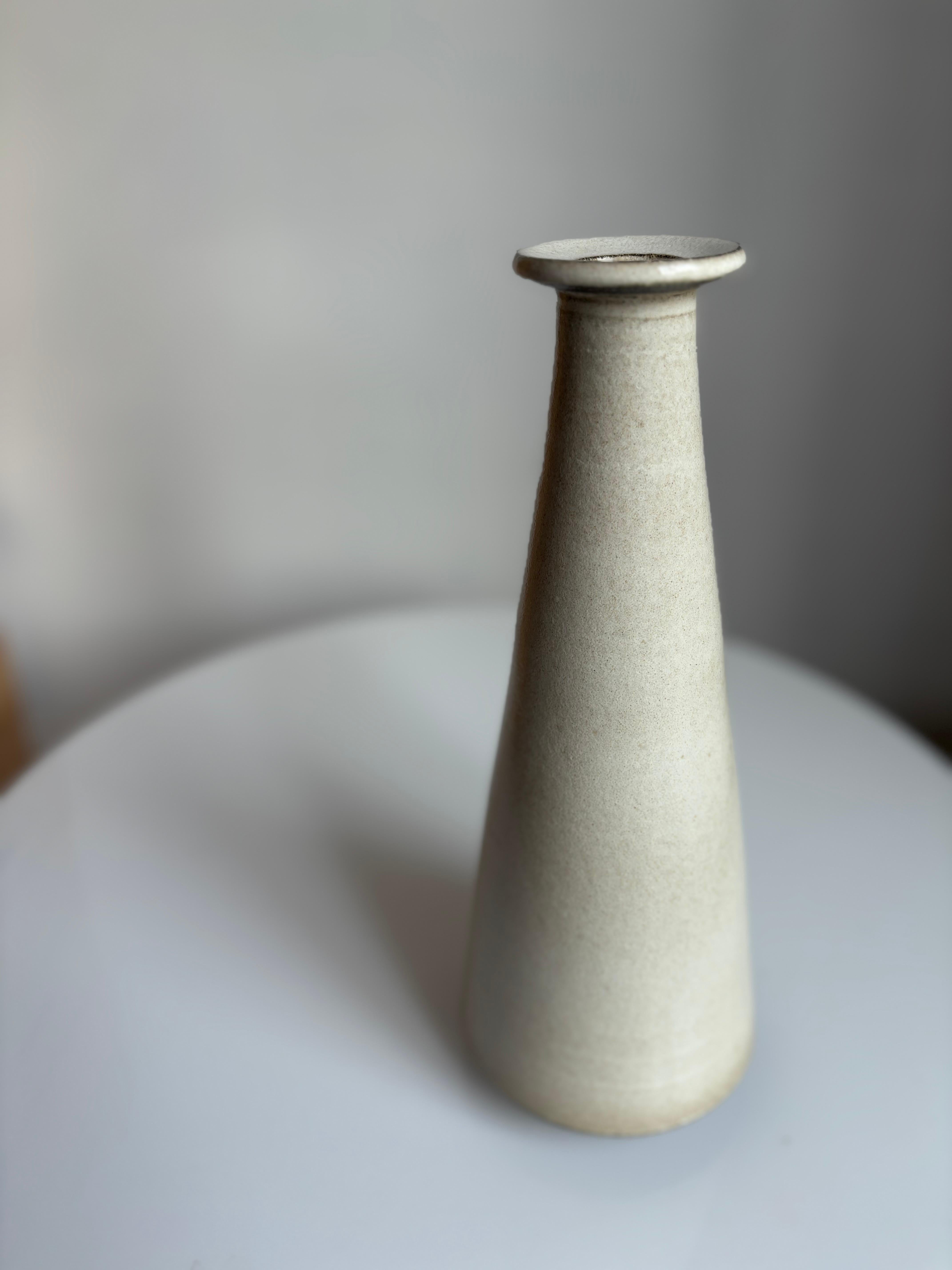 Grès porcellanato Vaso danese in gres grigio caldo del Medioevo, anni '60 in vendita