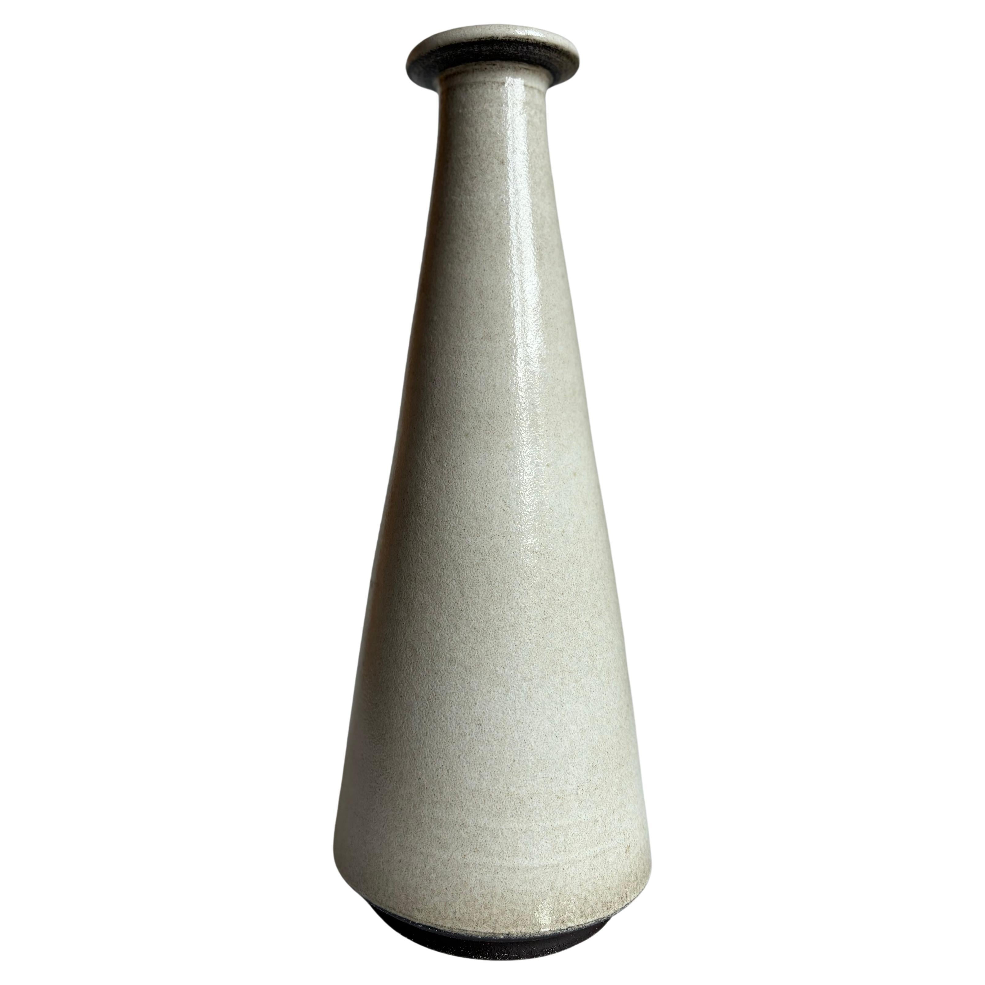 Vaso danese in gres grigio caldo del Medioevo, anni '60