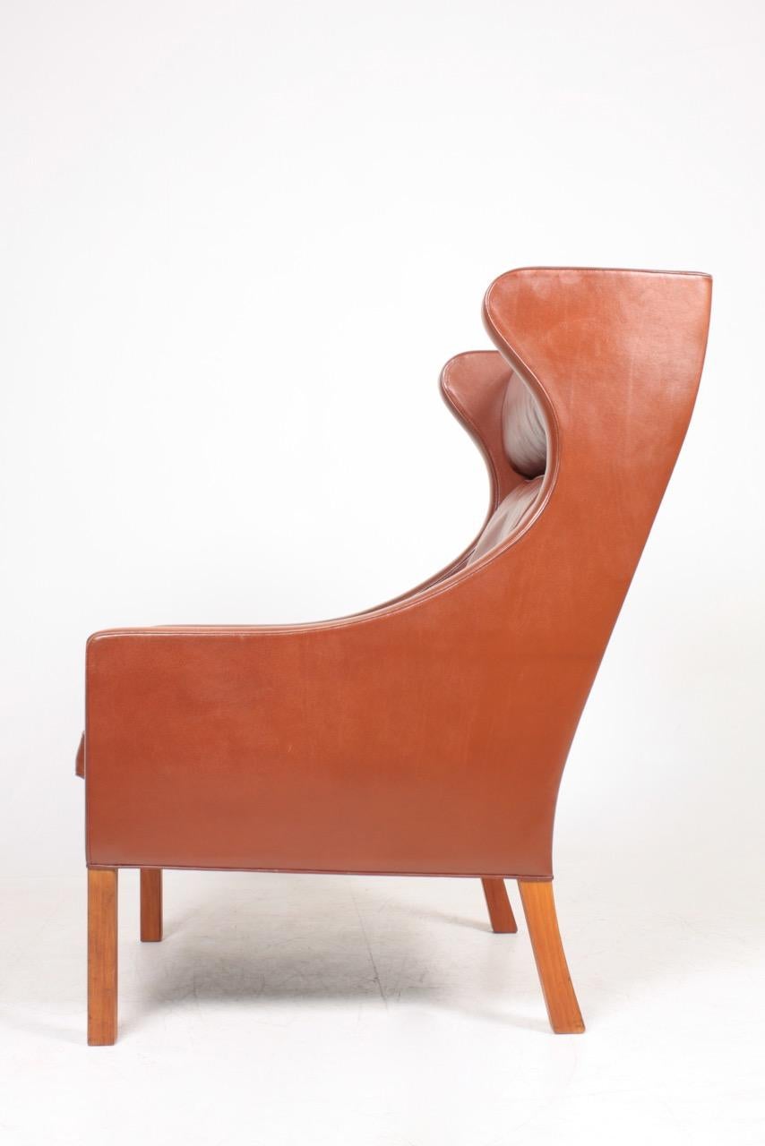 Danish Midcentury Wing Back Chair in Patinated Leather by Børge Mogensen For Sale 3