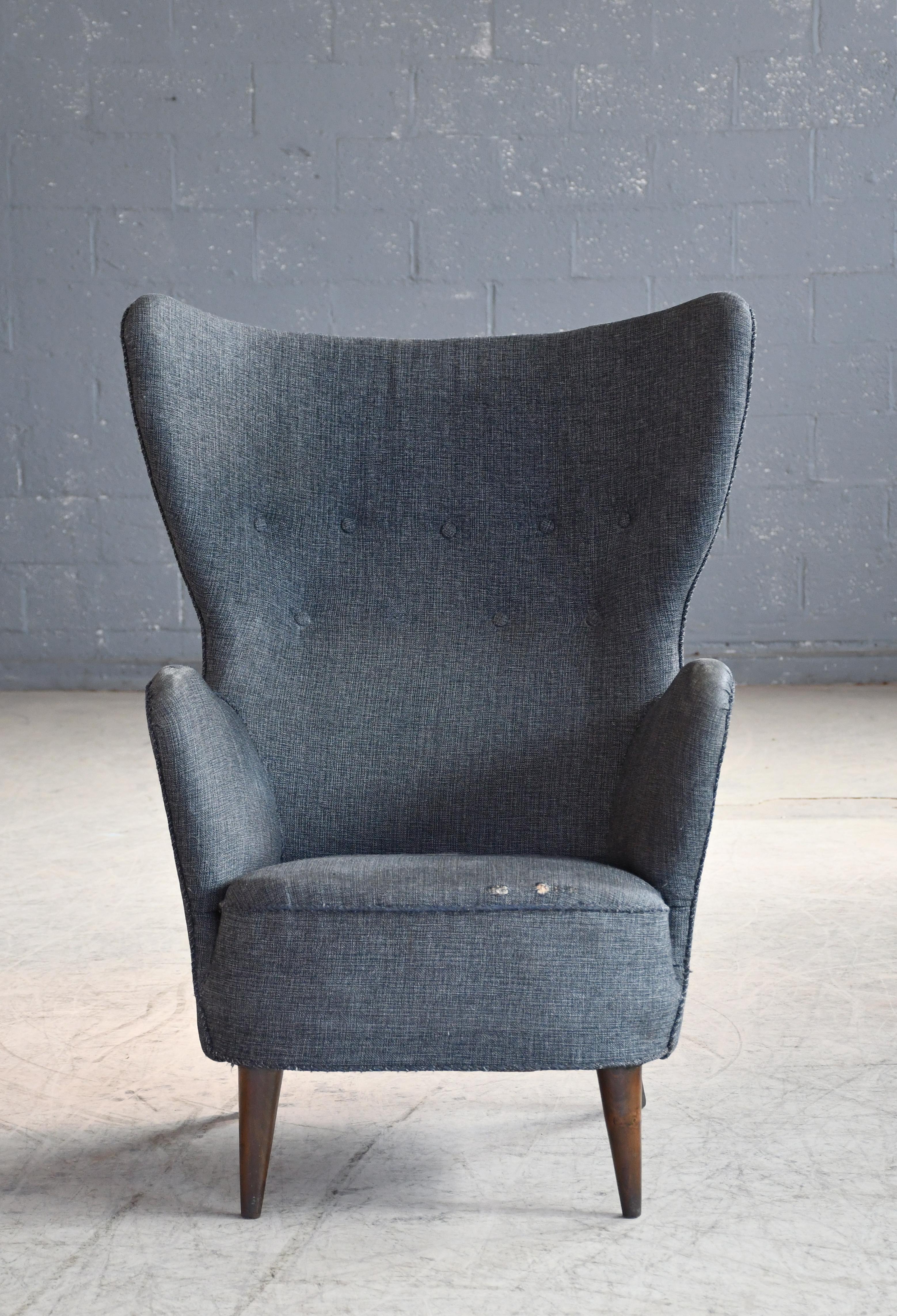 Mid-20th Century Danish Midcentury Wingback Lounge Chair Attributed to Fritz Hansen For Sale