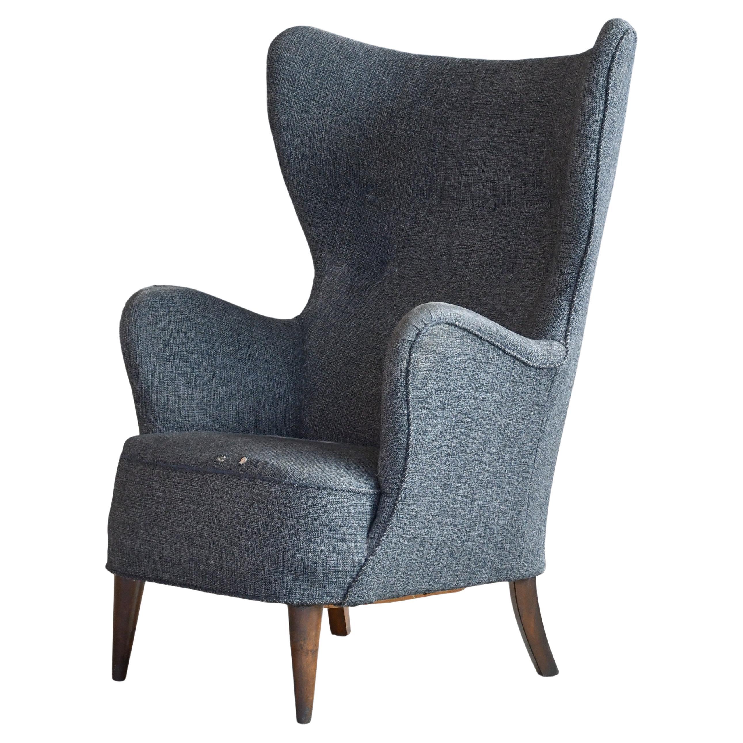 Danish Midcentury Wingback Lounge Chair Attributed to Fritz Hansen For Sale