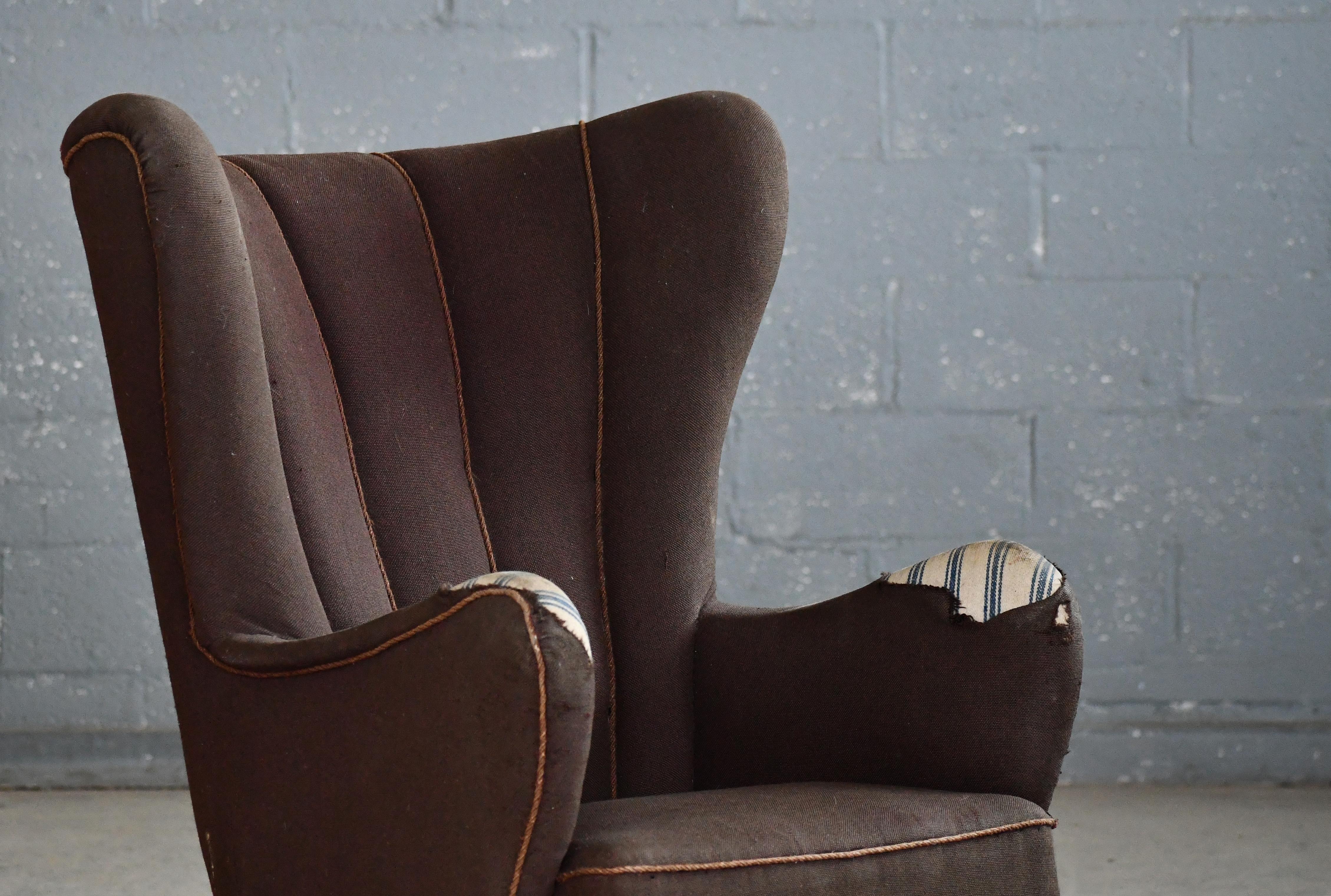 Danois Chaise longue danoise à dossier Wingback du milieu du siècle, attribuée à Fritz Hansen V.I.I. en vente