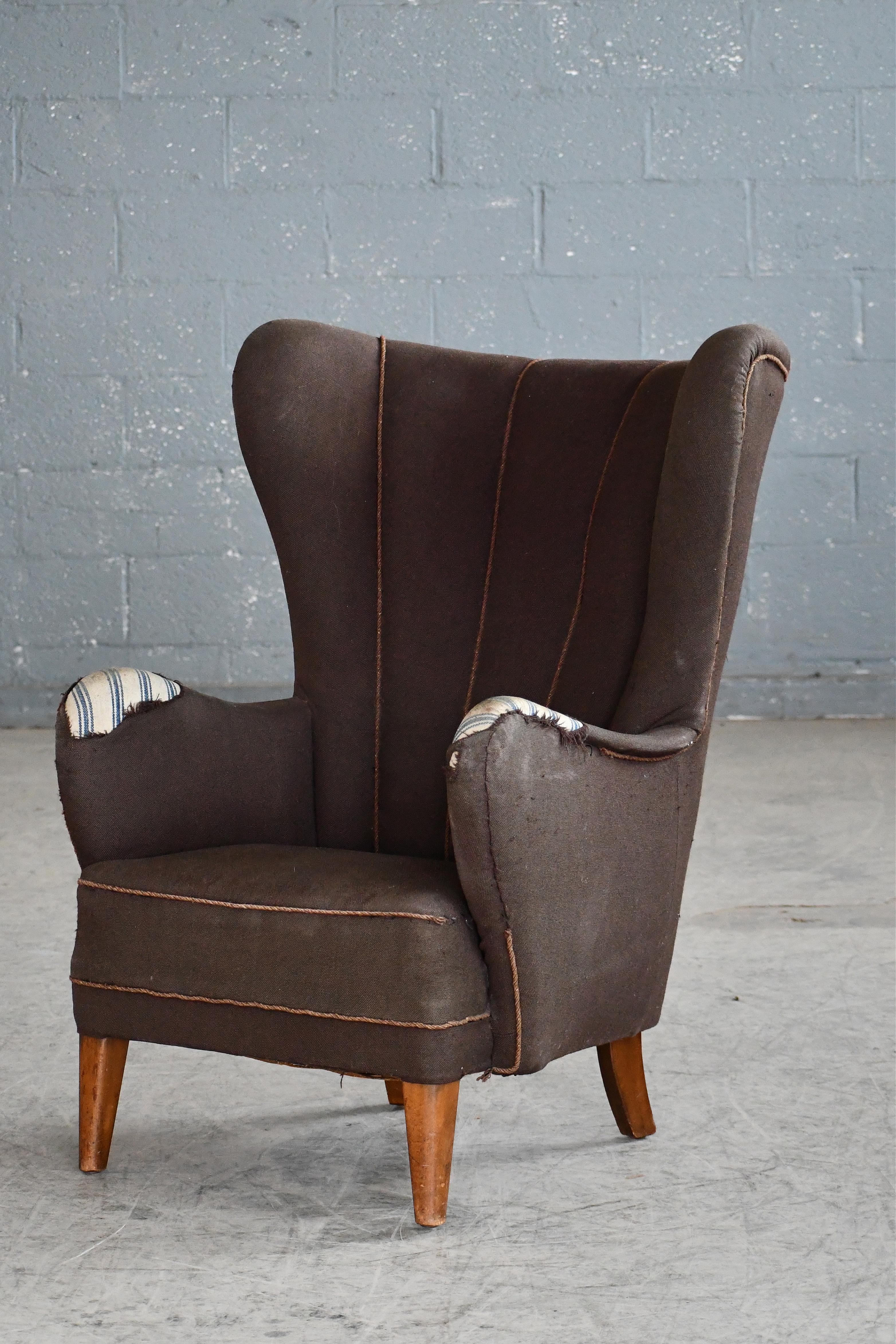 Chaise longue danoise à dossier Wingback du milieu du siècle, attribuée à Fritz Hansen V.I.I. Bon état - En vente à Bridgeport, CT