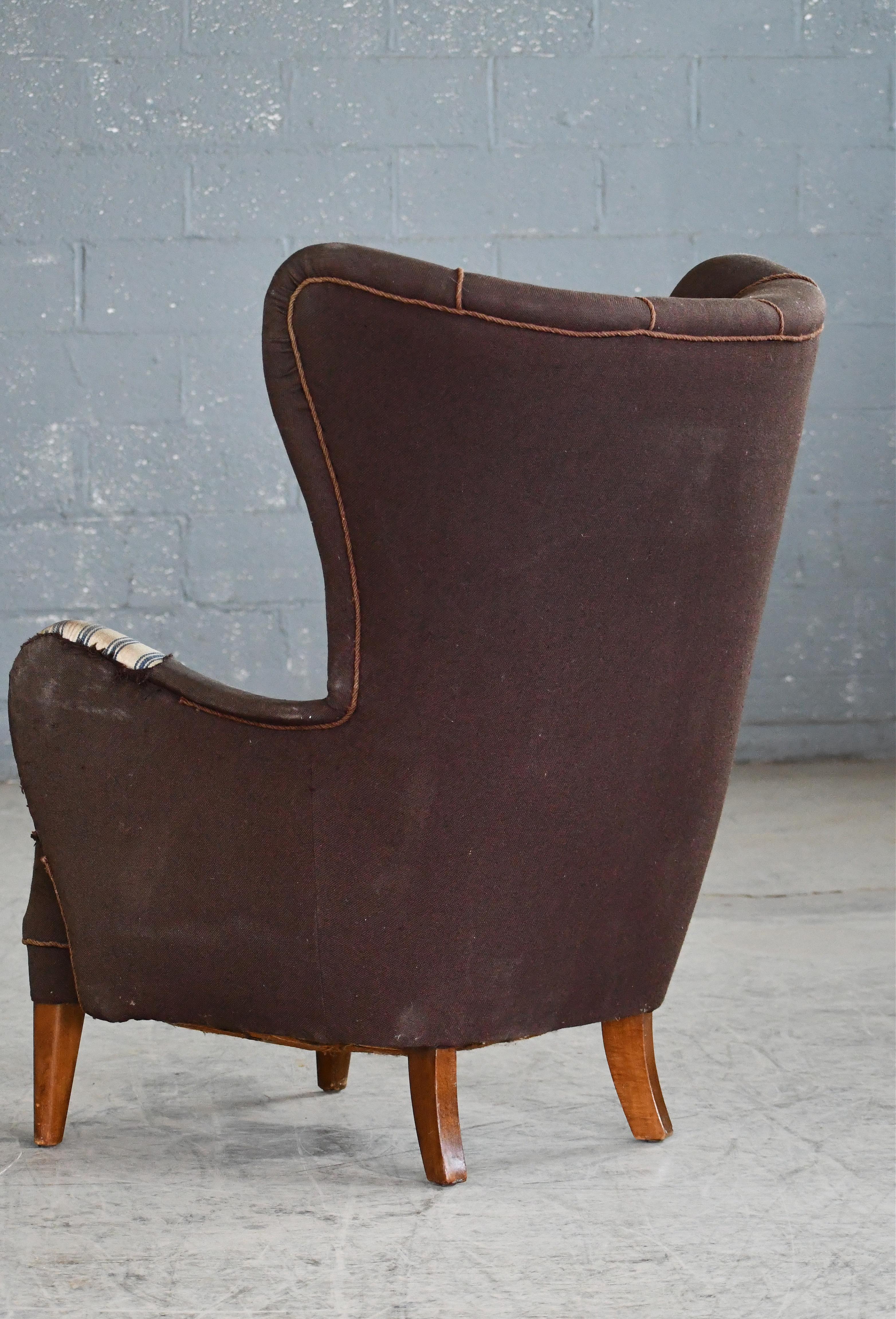 Milieu du XXe siècle Chaise longue danoise à dossier Wingback du milieu du siècle, attribuée à Fritz Hansen V.I.I. en vente