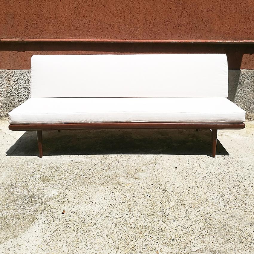 Danish Minerva sofa by Peter Hvidt and Orla Mølgaard-Nielsen for France & Son, 1957
Minerva relaxation sofa or bench, with completely restored solid teak structure with new white cotton covering on seat and support cushions.
Good