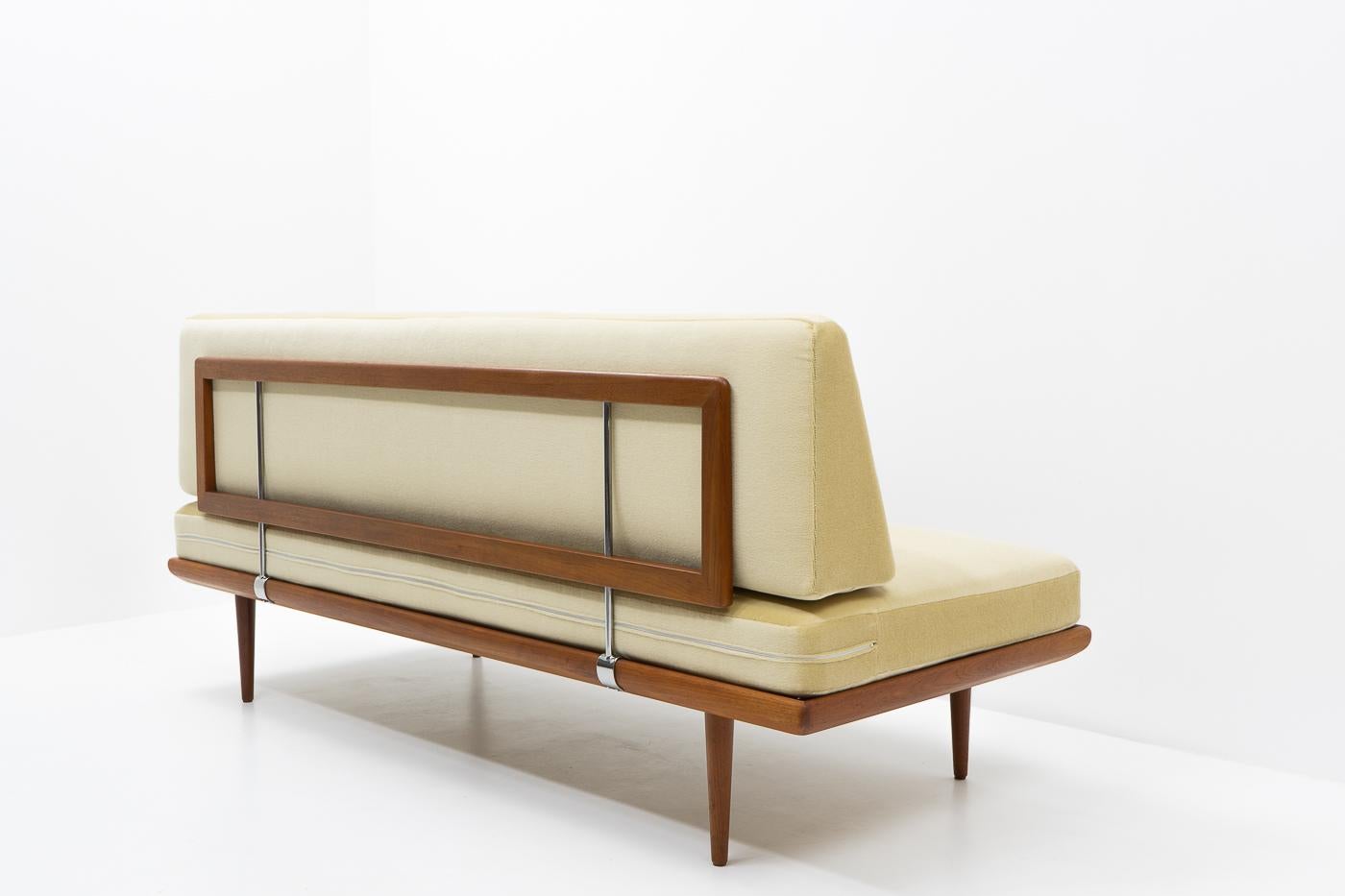 Danish Minerva Sofa in Mohair by Peter Hvidt & Orla Mølgaard-Nielsen, 1950s For Sale 12