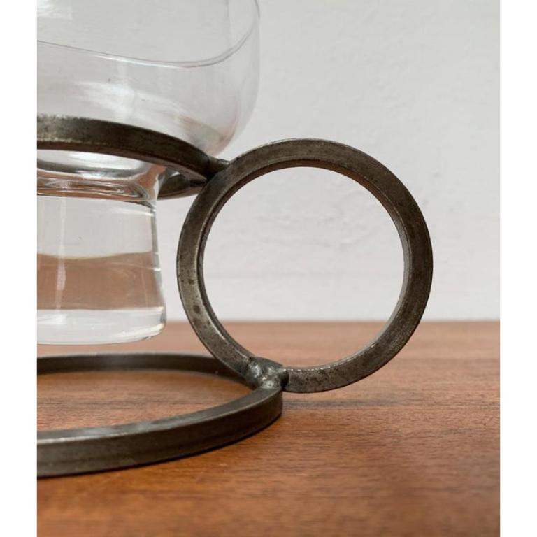 Dänischer minimalistischer dänischer Kerzenhalter aus Metall und Glas, 1960er Jahre im Zustand „Hervorragend“ im Angebot in Hamburg, DE