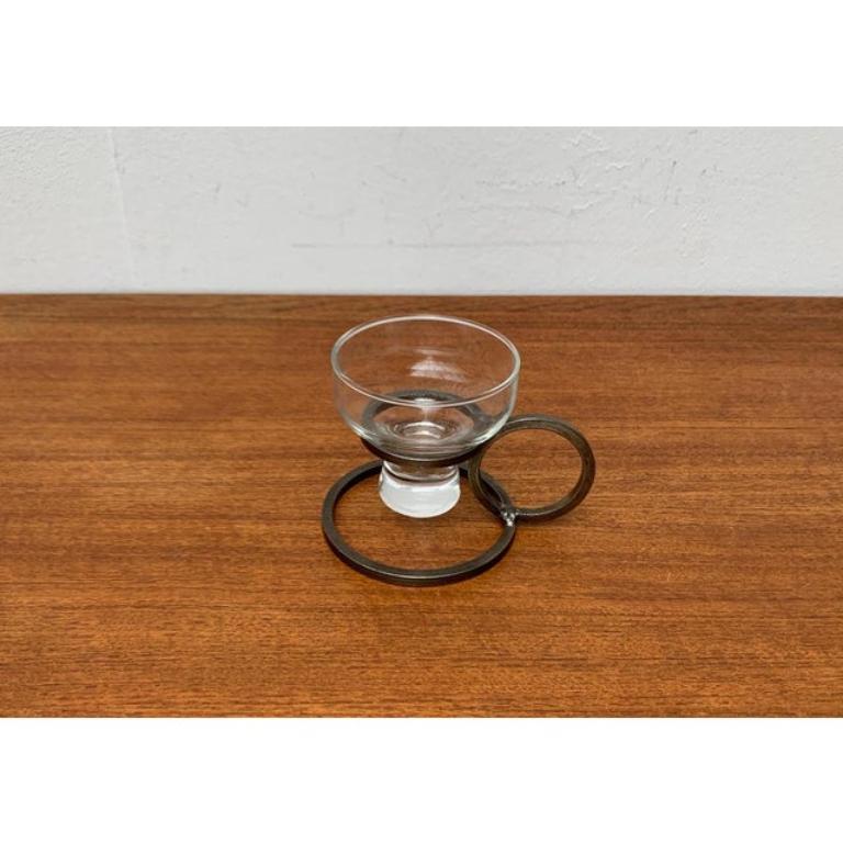 Dänischer minimalistischer dänischer Kerzenhalter aus Metall und Glas, 1960er Jahre im Angebot 3