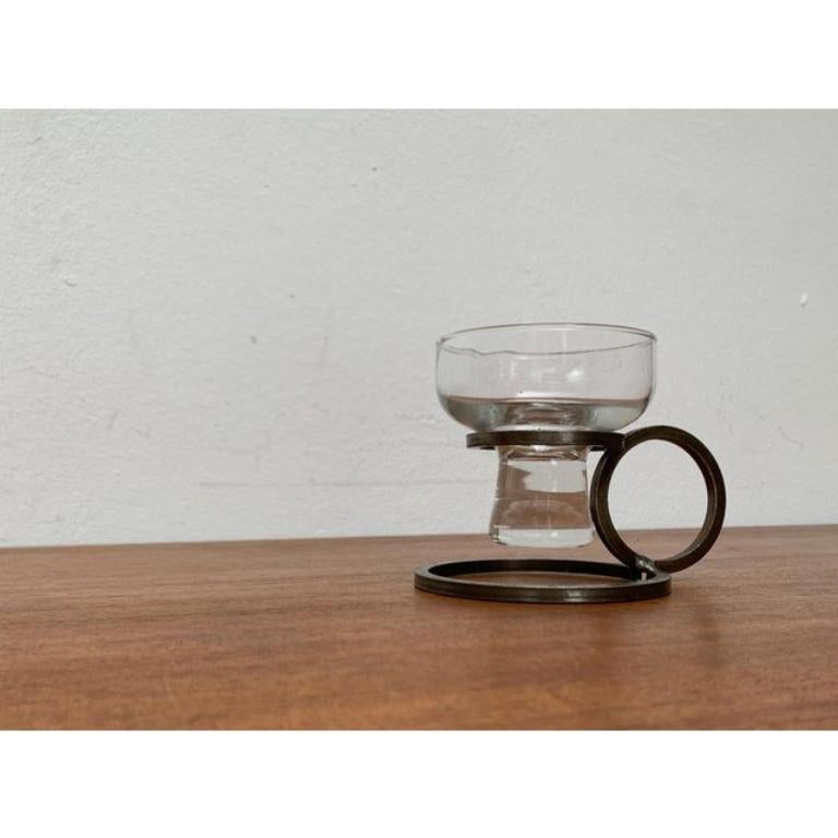 Dänischer minimalistischer dänischer Kerzenhalter aus Metall und Glas, 1960er Jahre im Angebot 4