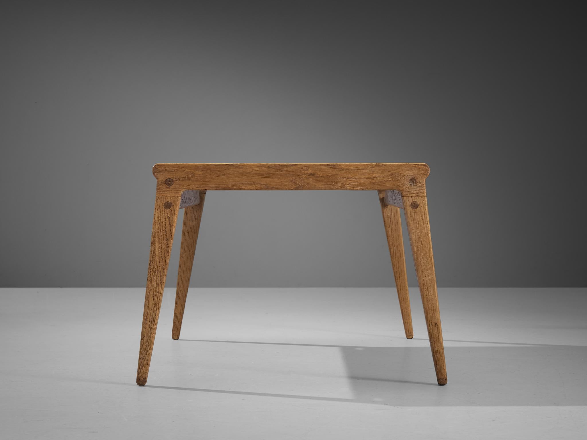 Danish Minimalist Coffee Table in Oak and Maple  For Sale 1