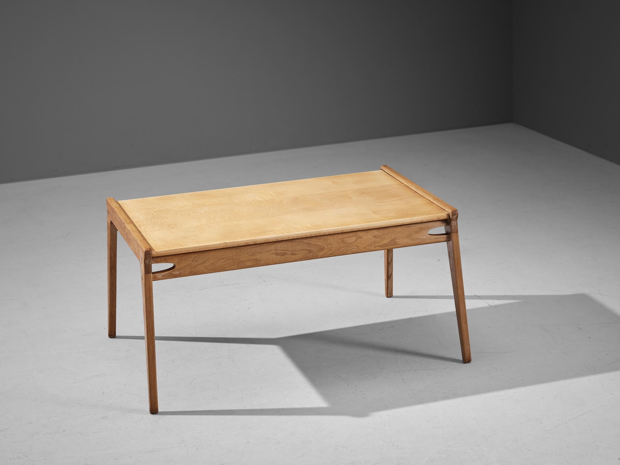Danish Minimalist Coffee Table in Oak and Maple  For Sale 3