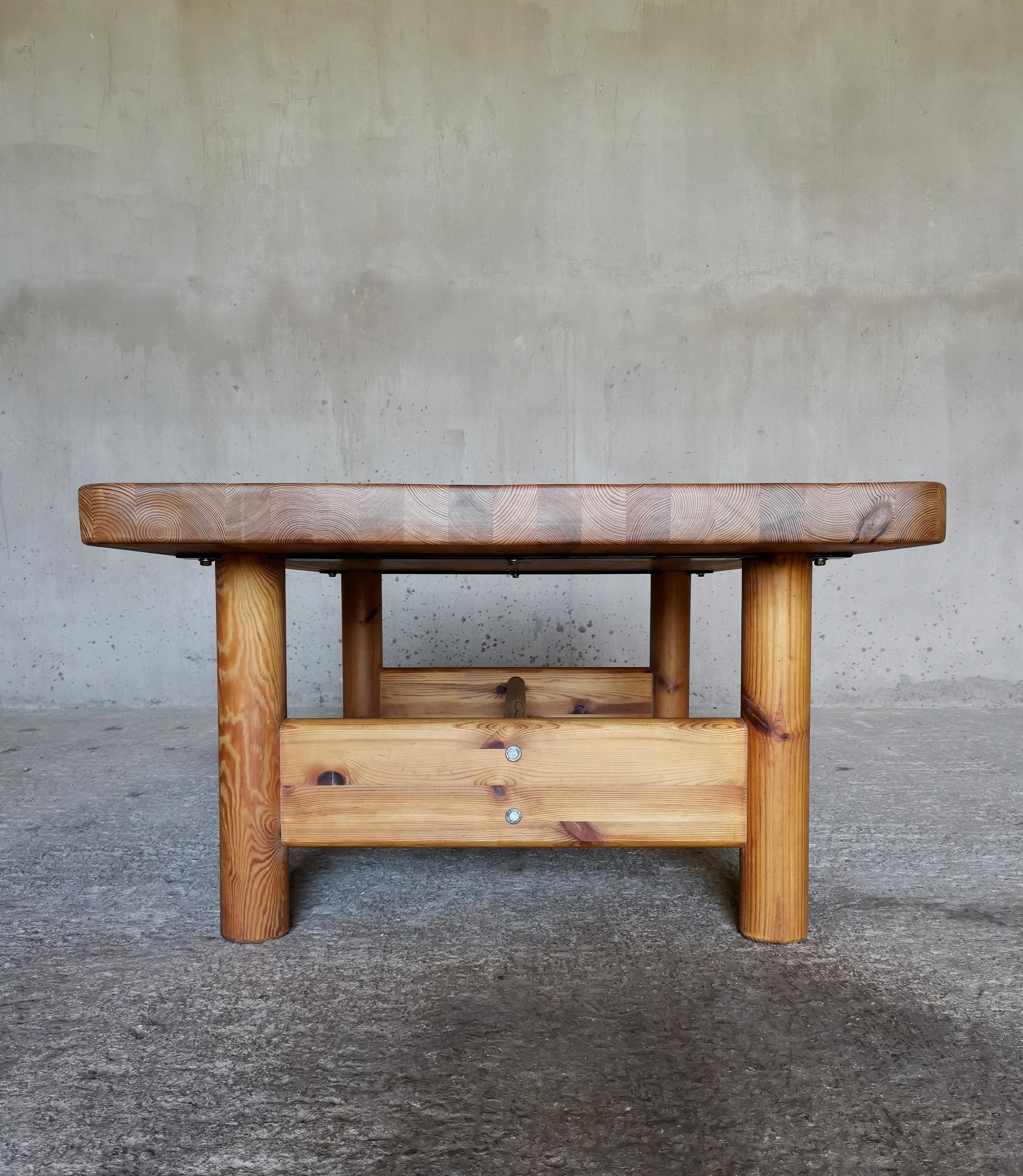 Scandinave moderne Table basse minimaliste danoise en pin de l'Oregon massif. Friis & Moltke 1970 en vente