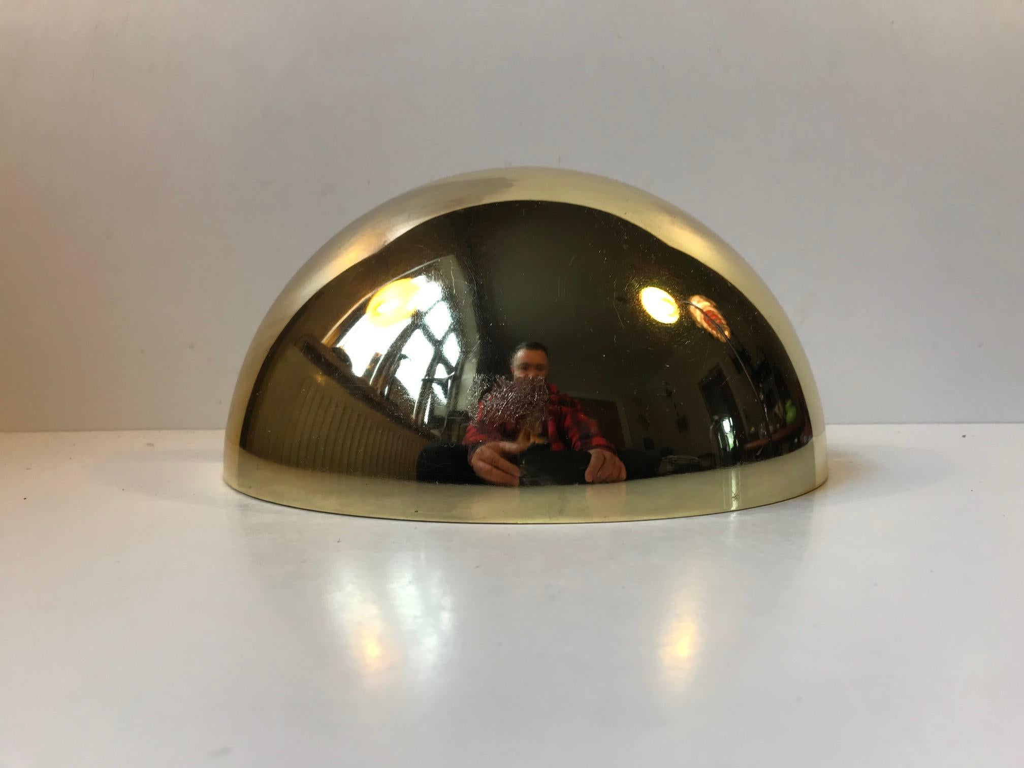 Danish Minimalist Mirror Polished Brass Wall Sconce from Hagro, 1980s In Good Condition In Esbjerg, DK