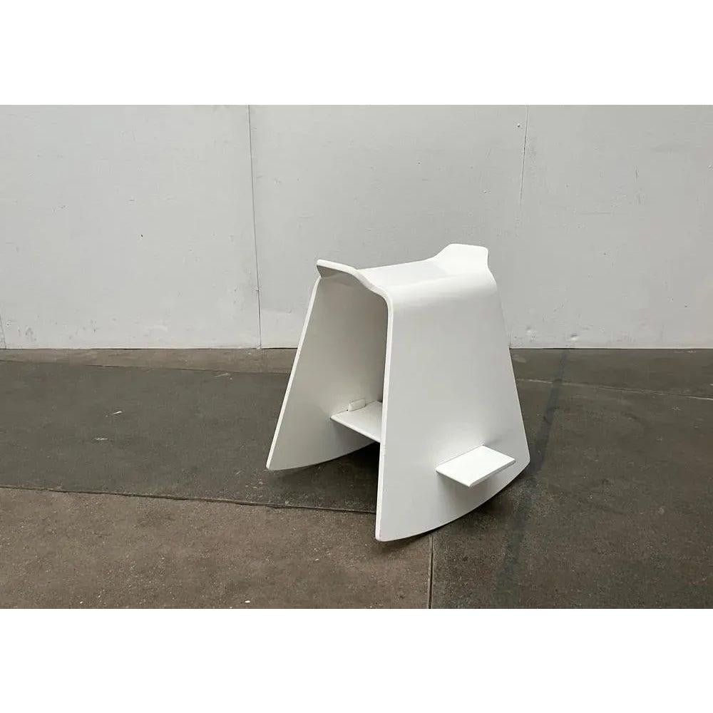 20ième siècle Tabouret à bascule minimaliste danois de Michael C. Poulsen en vente