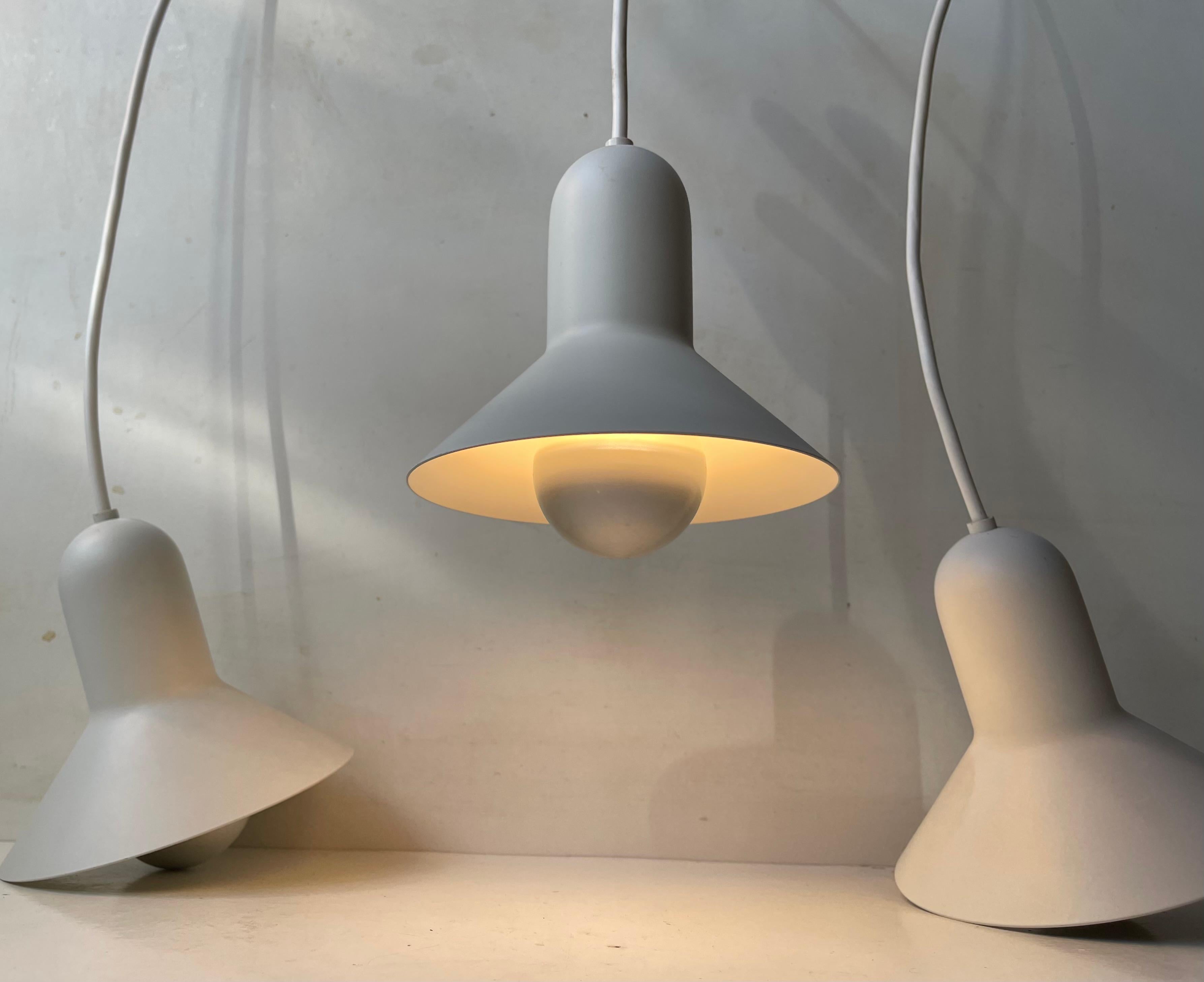 Lámpara colgante danesa minimalista de confeti blanco de Claus Bonderup - Focus, años 70 Minimalista en venta