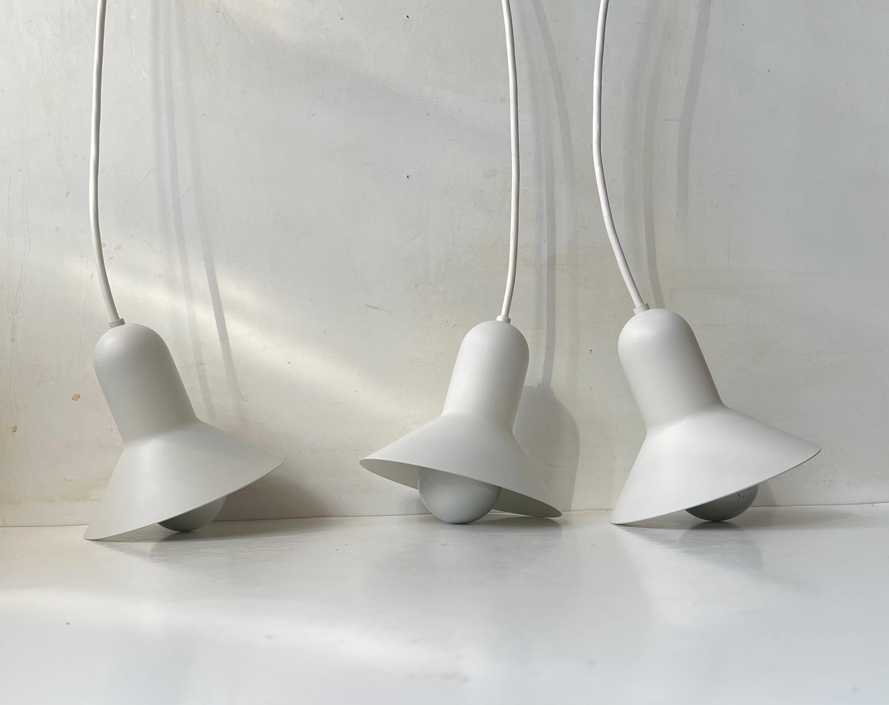 Lámpara colgante danesa minimalista de confeti blanco de Claus Bonderup - Focus, años 70 Recubrimiento de polvo en venta