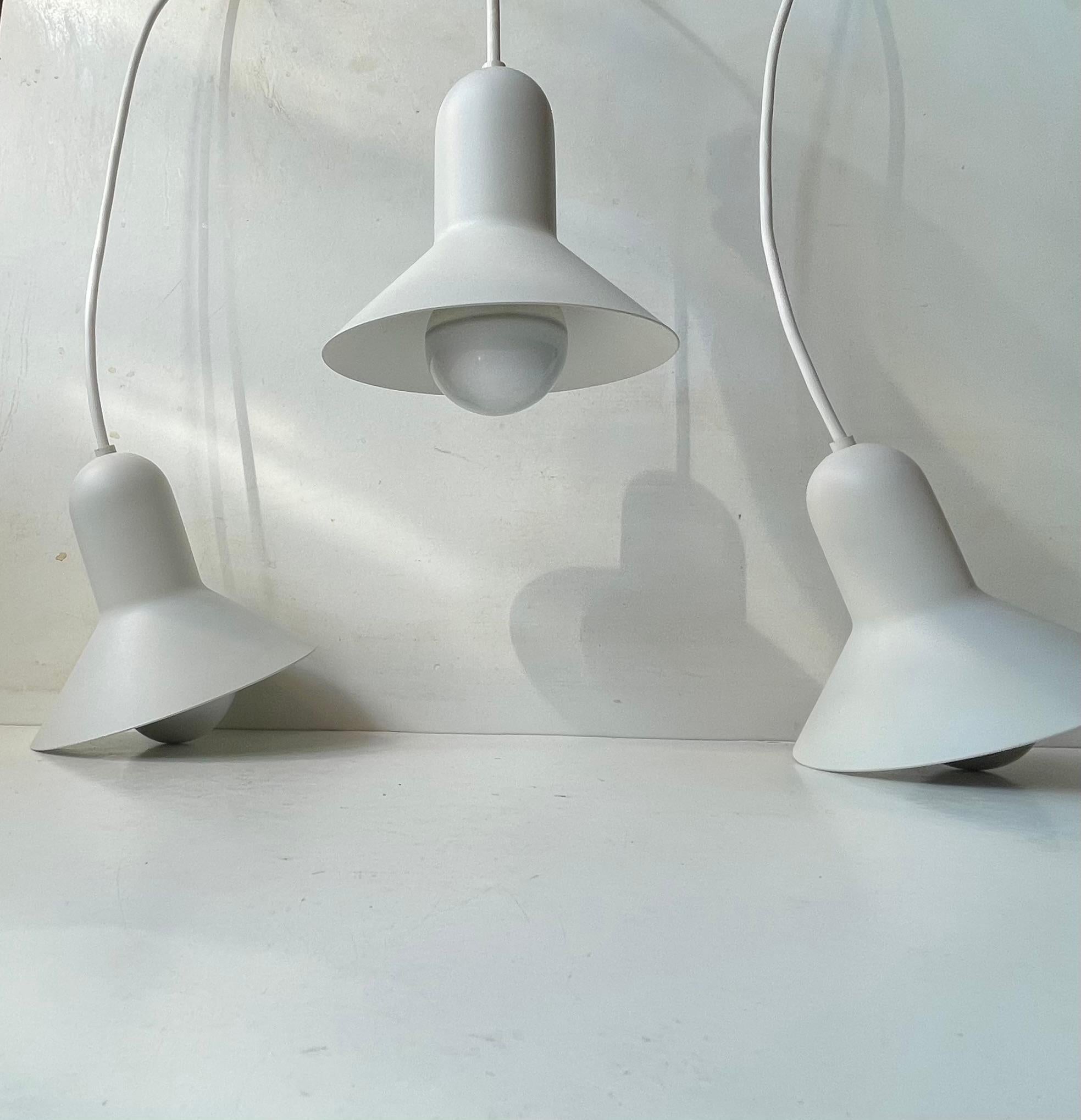 Lámpara colgante danesa minimalista de confeti blanco de Claus Bonderup - Focus, años 70 en Bueno estado para la venta en Esbjerg, DK