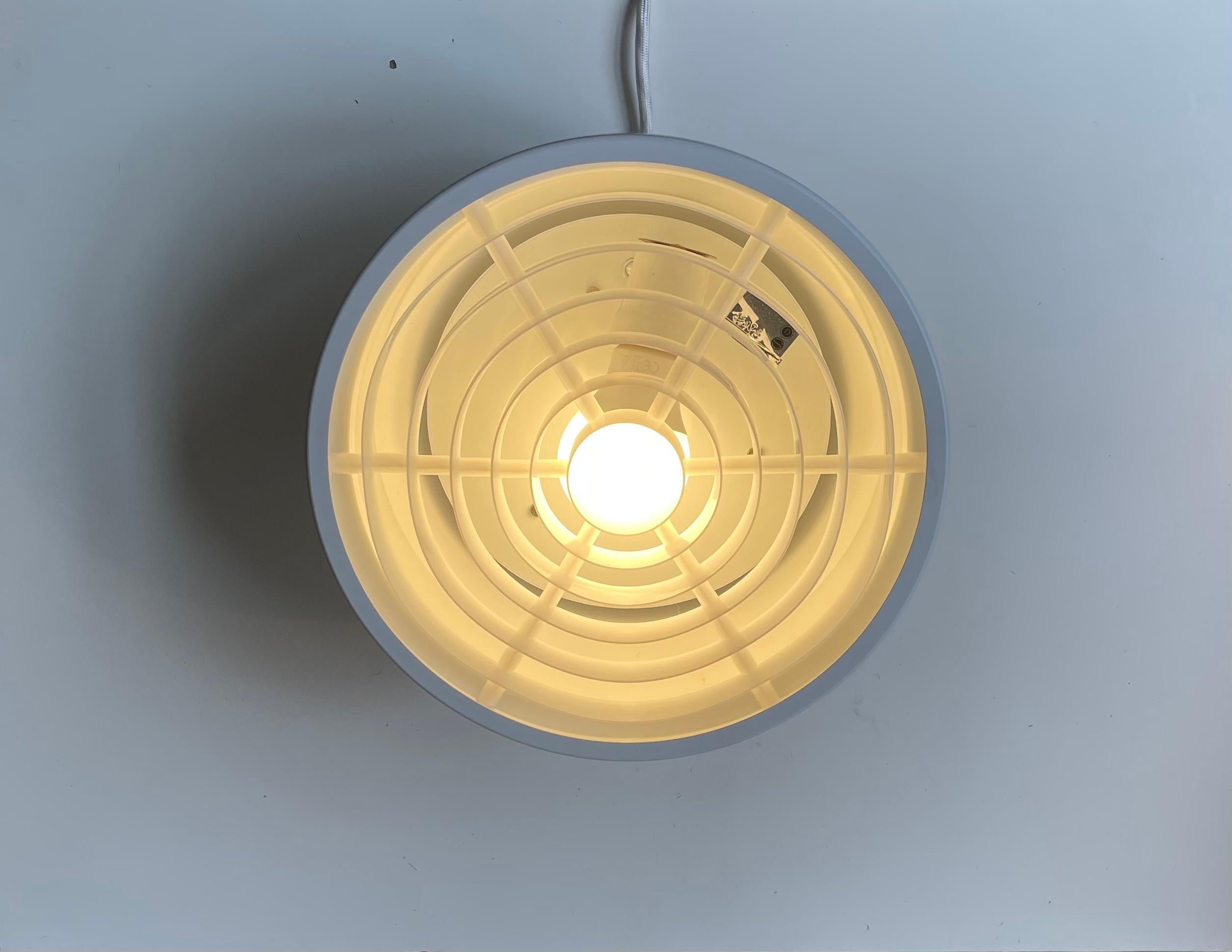 Dänische minimalistische weiße Unterputzdose von Svend Middelboe für Nordisk Solar, 1970er Jahre im Angebot 3