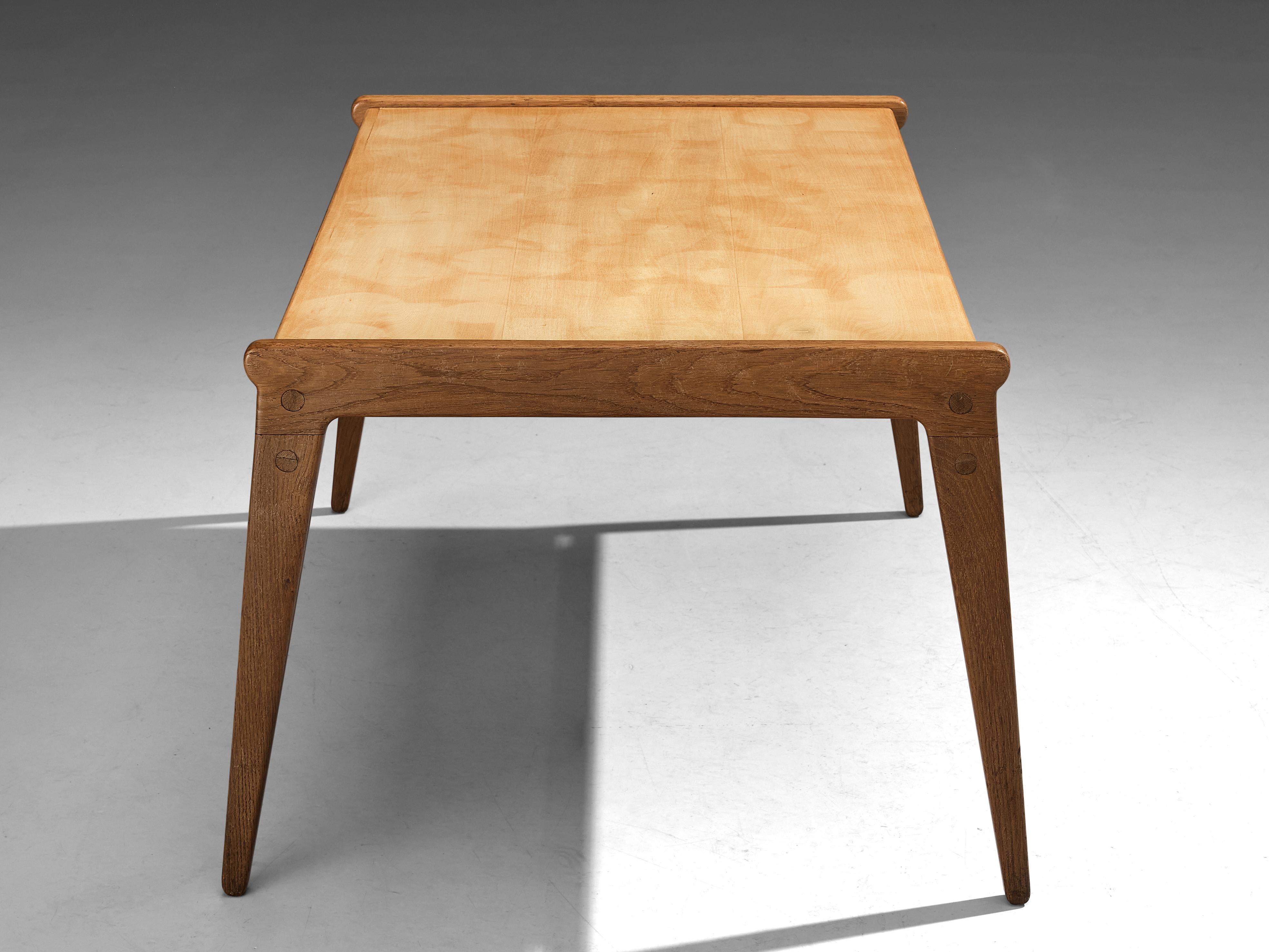 Scandinave moderne Table basse minimaliste danoise en chêne et érable en vente