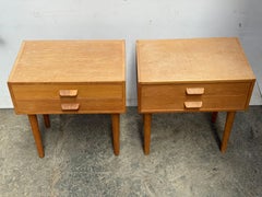 Comodini minimalisti danesi in rovere della metà del secolo scorso di Poul Volther degli anni '60