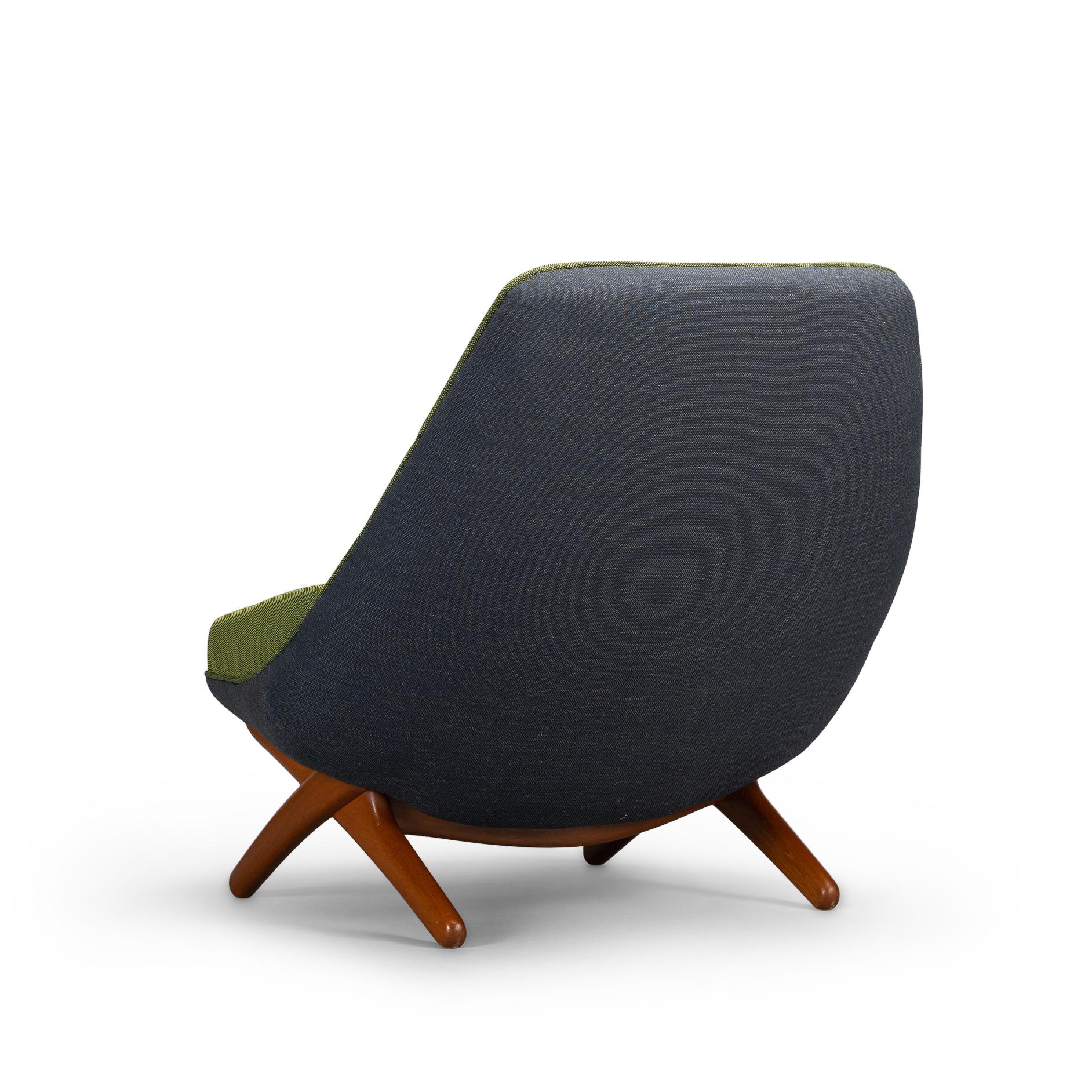 Mid-20th Century Danish ML-91 Reupholstered Lounge Chair by Illum Wikkelsø, 1960s For Sale