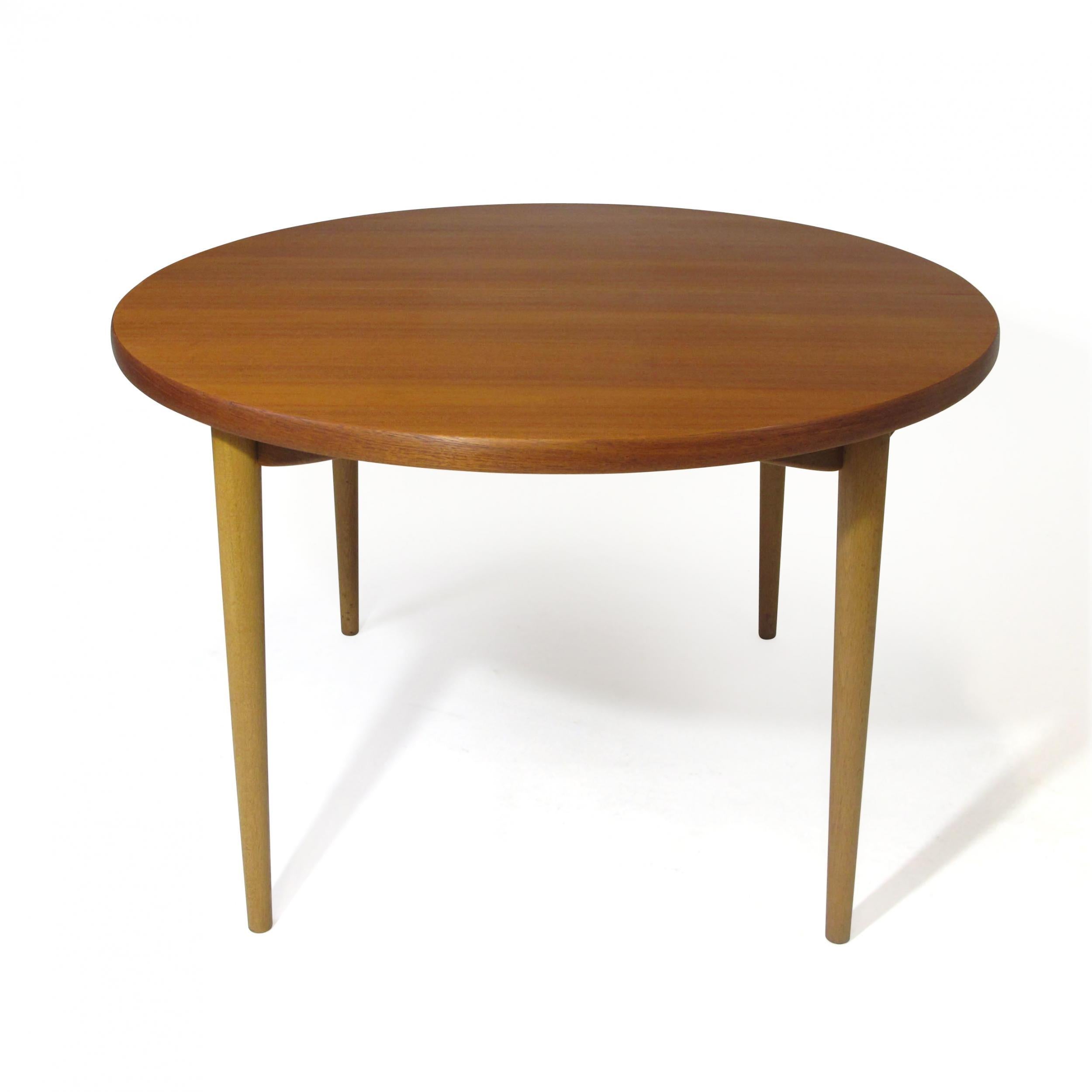 Oiled Danish MM Moreddi Oval Teak and Oak Dining Table