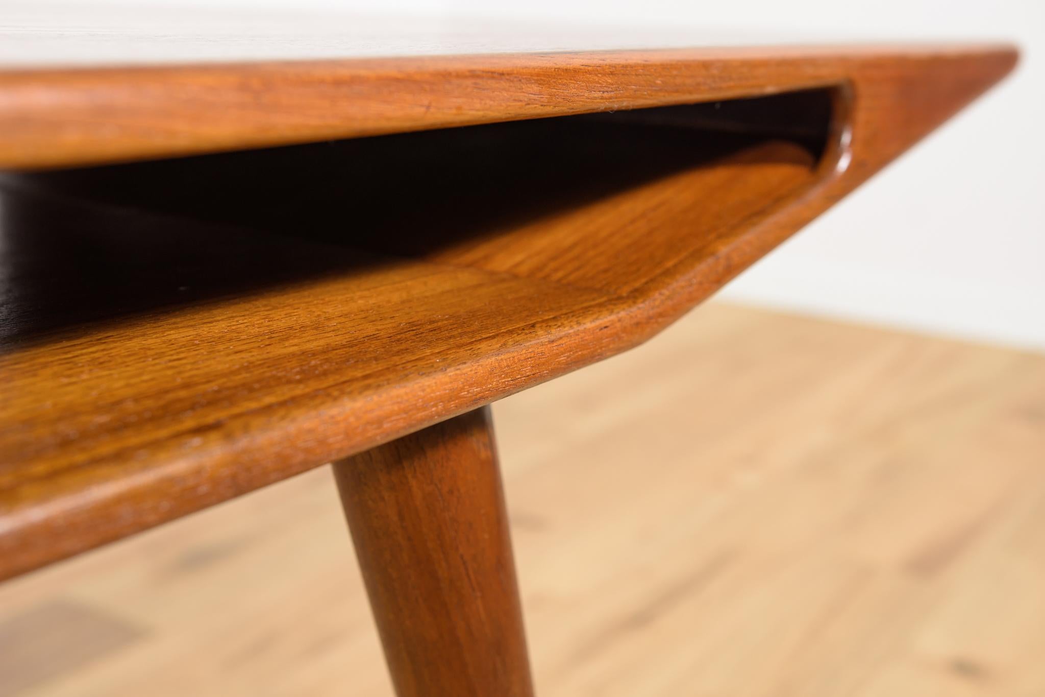 Table basse danoise en teck modèle 100 de Omann Jun, Danemark, années 1950 en vente 2