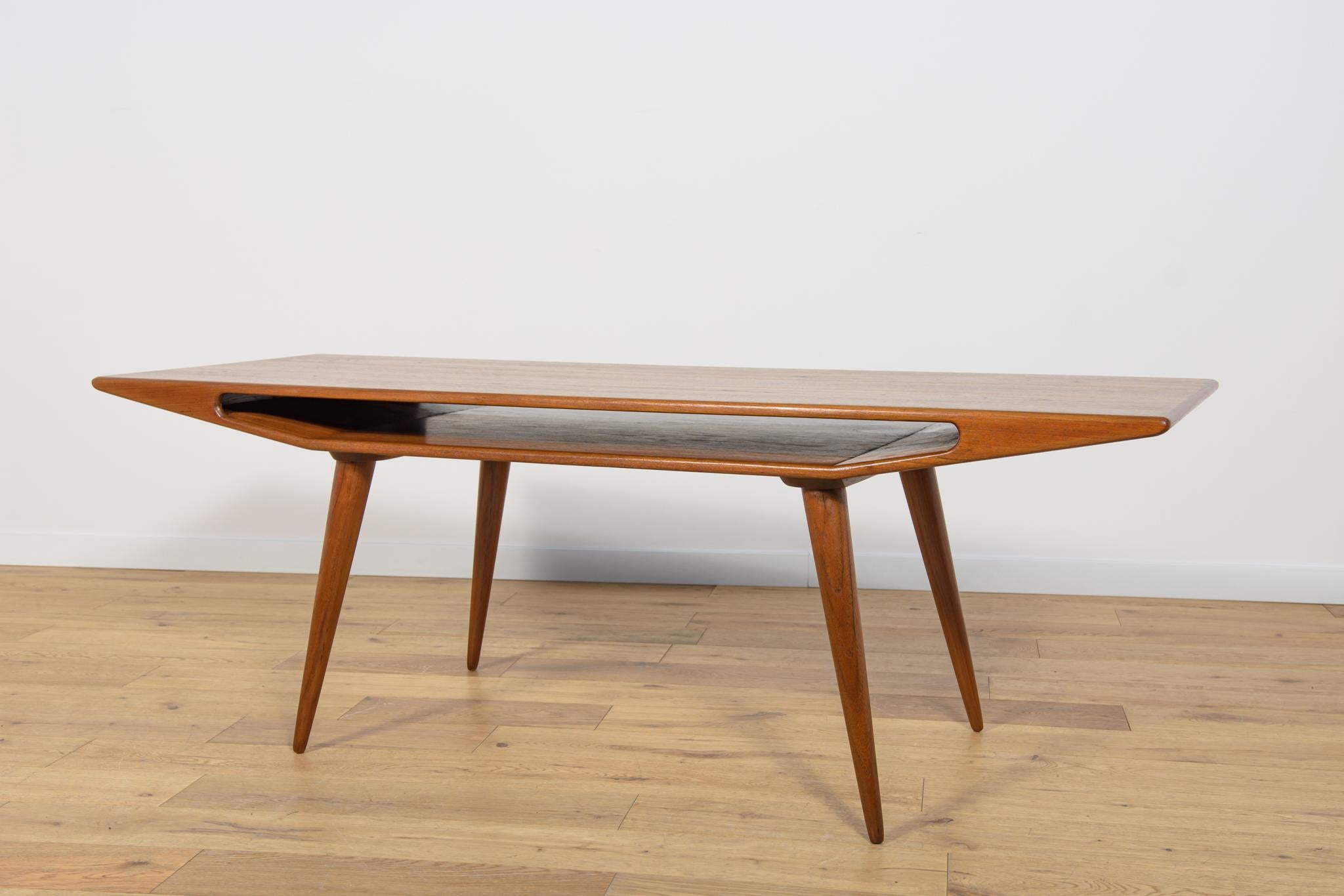 Travail du bois Table basse danoise en teck modèle 100 de Omann Jun, Danemark, années 1950 en vente