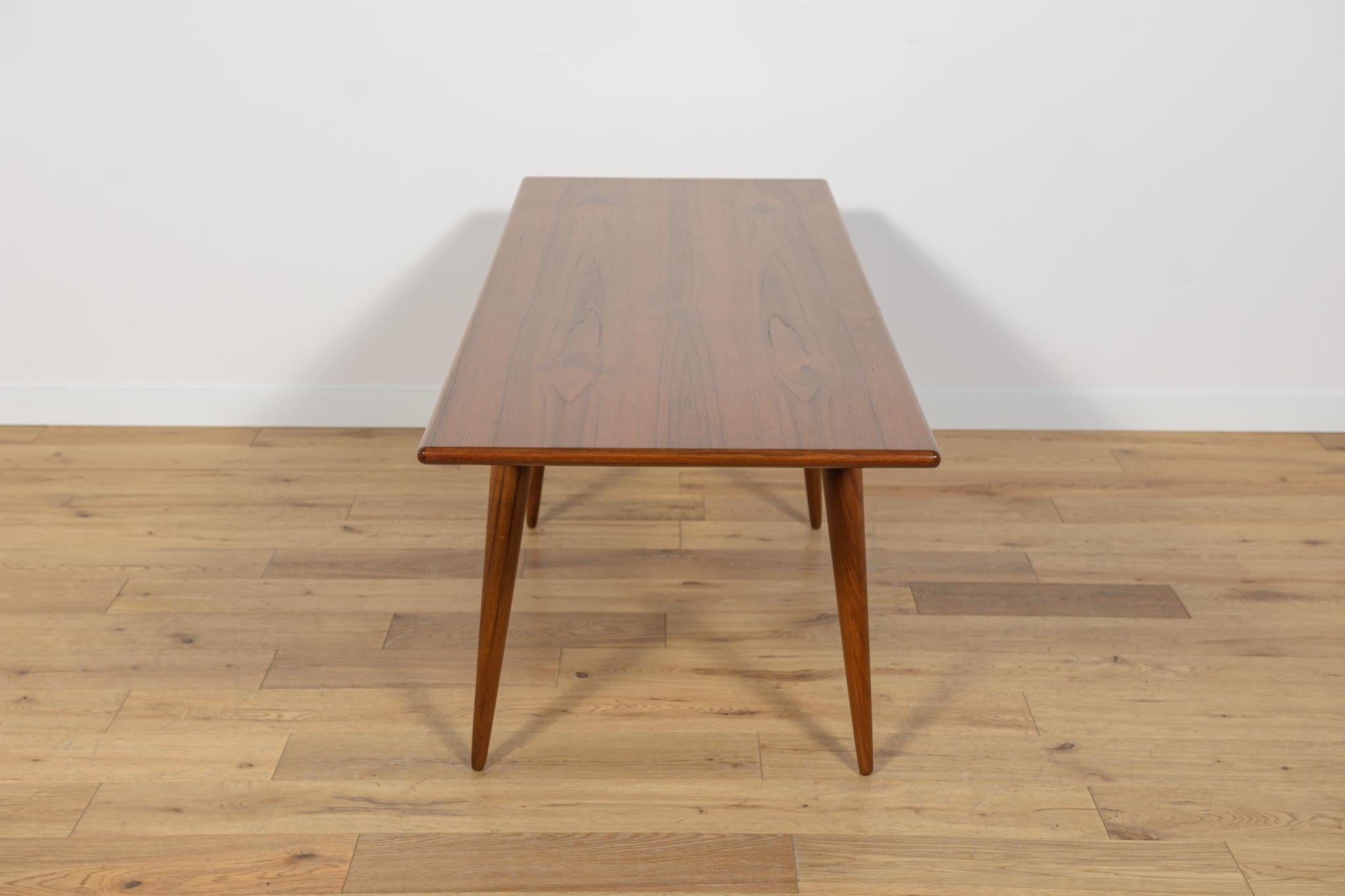 Table basse danoise en teck modèle 100 de Omann Jun, Danemark, années 1950 Excellent état - En vente à GNIEZNO, 30