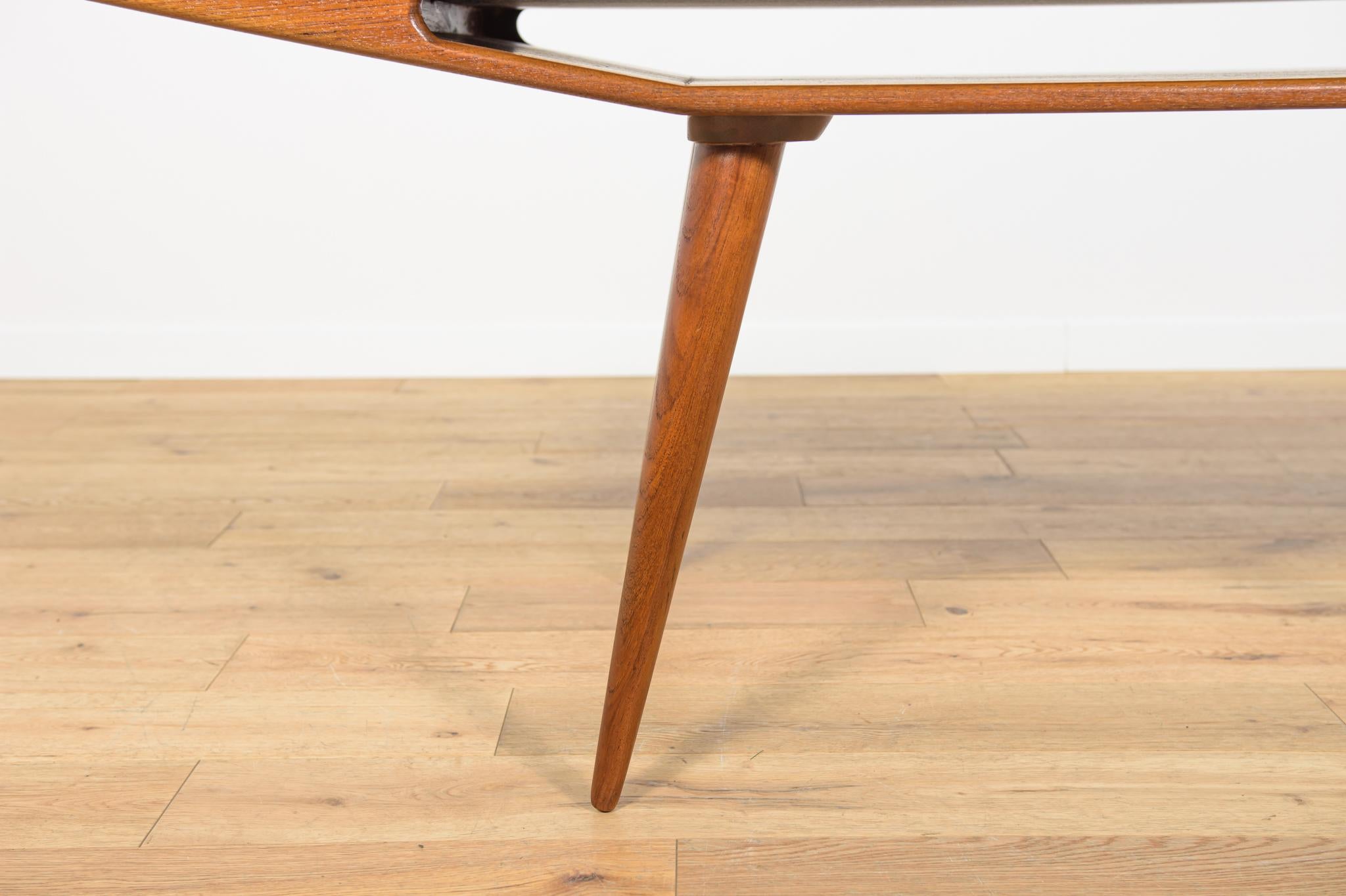 Teck Table basse danoise en teck modèle 100 de Omann Jun, Danemark, années 1950 en vente