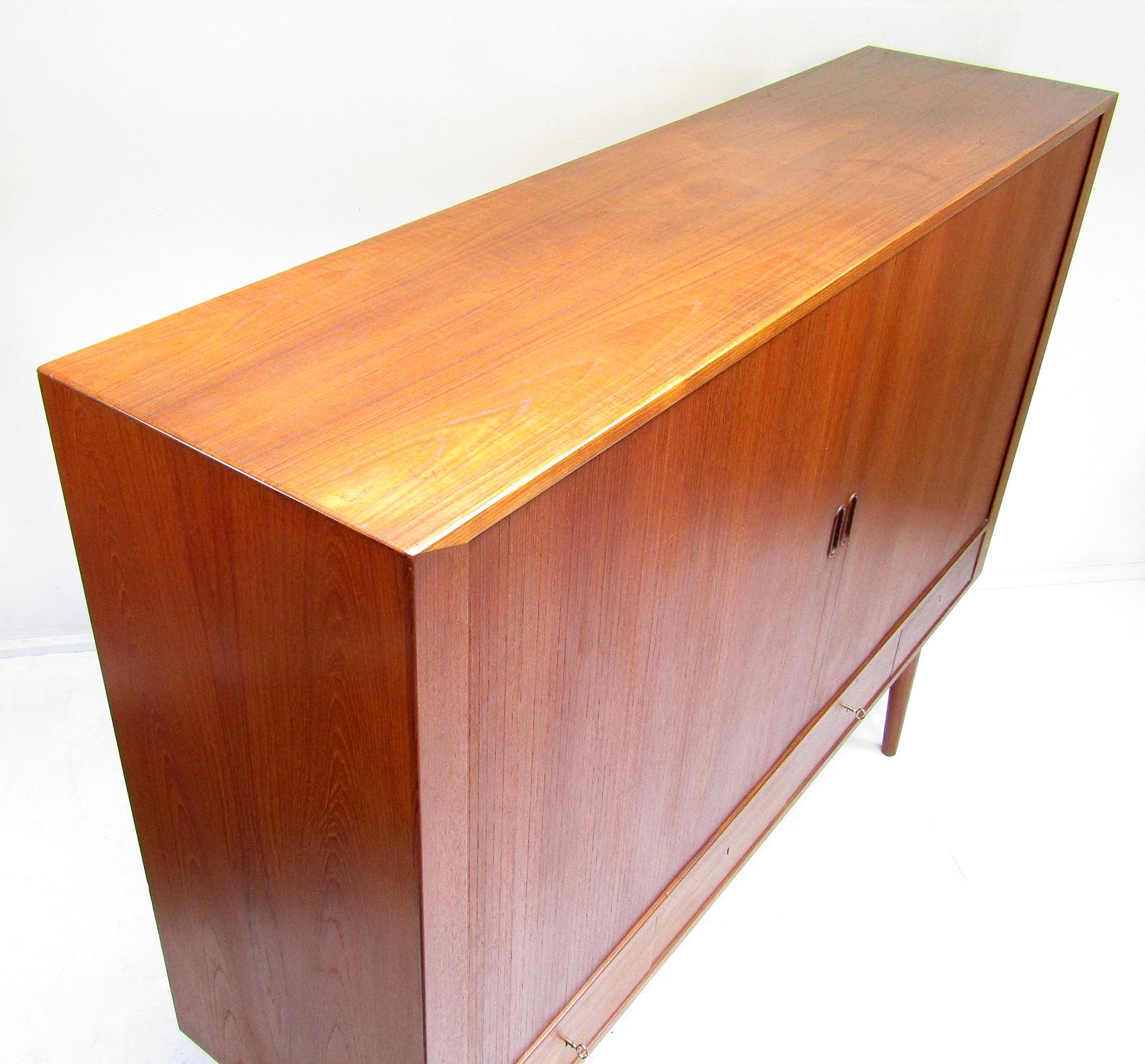 Danish Model 54 Highboard in Teak by Arne Vodder for Sibast For Sale 7