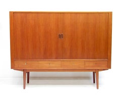 Tablero alto danés Modelo 54 en teca de Arne Vodder para Sibast