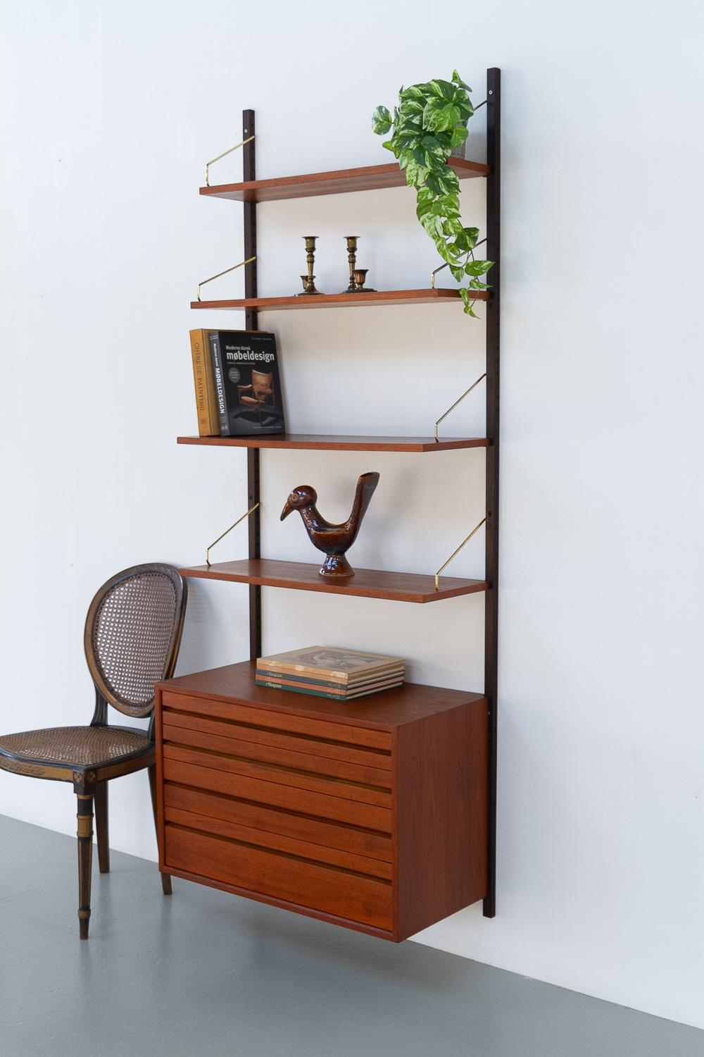 Danish Modern 1-Bay Modular Teak Wall Unit by Poul Cadovius for Cado, 1960s. 12