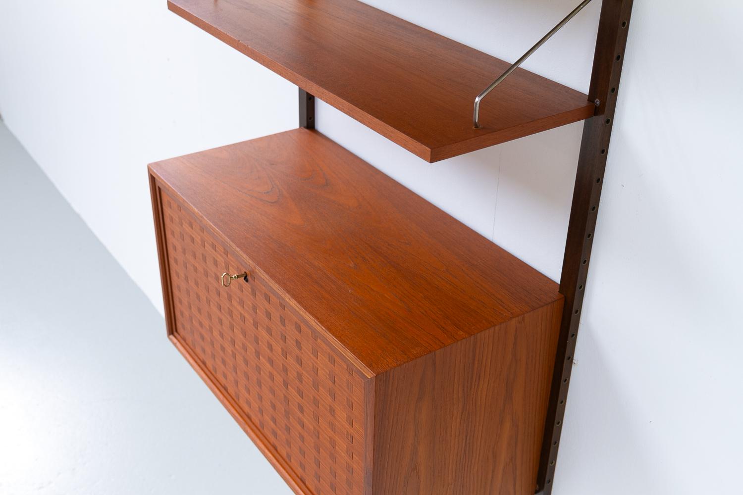 Danish Modern 1-Bay Modular Teak Wall Unit by Poul Cadovius for Cado, 1960s. In Good Condition In Asaa, DK