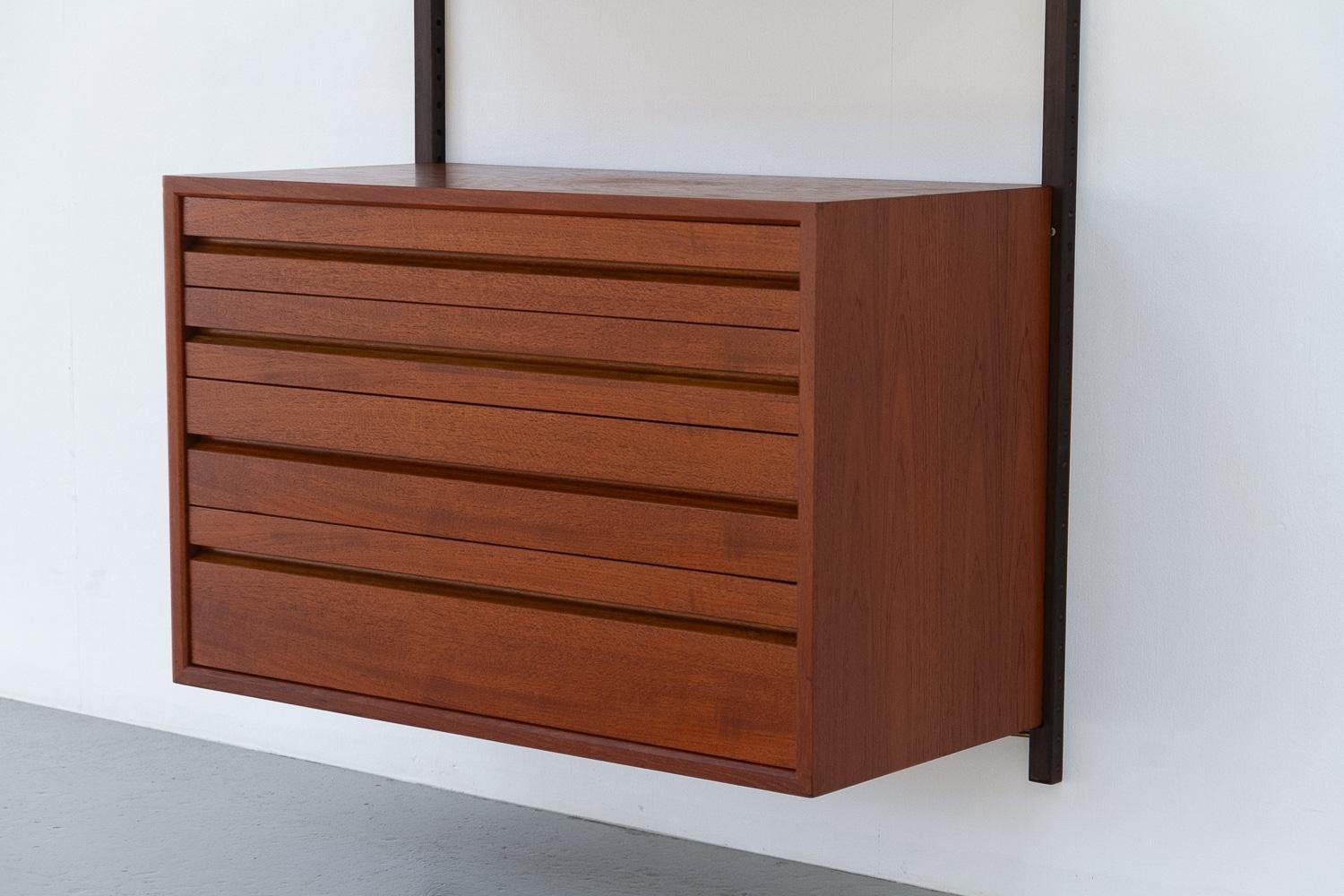Mid-20th Century Danish Modern 1-Bay Modular Teak Wall Unit by Poul Cadovius for Cado, 1960s.