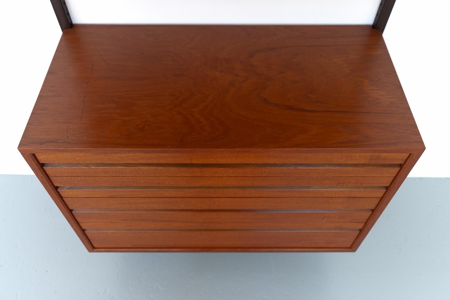 Danish Modern 1-Bay Modular Teak Wall Unit by Poul Cadovius for Cado, 1960s. 2