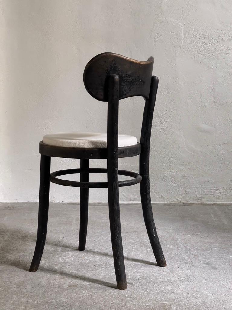 Very rare model of Magnus Læssøe Stephensen chair for Fritz Hansen 1930s. This chair was part of a series called DAN which include a variety of models and are quite common to find still. But what is very rare and amusing about this particular chair