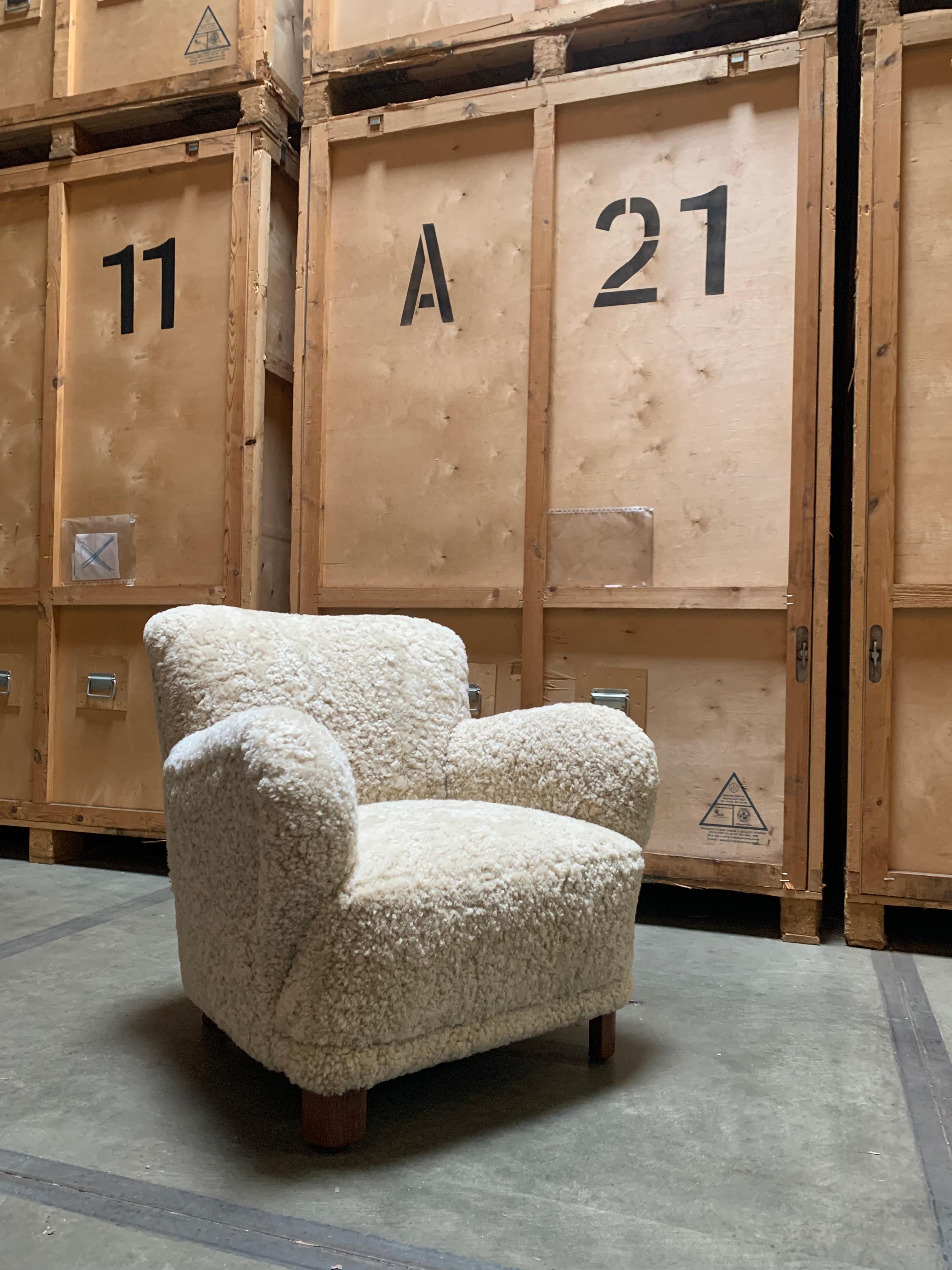 Danish Modern 1940's Sheepskin Lounge Chair In Good Condition In Utrecht, NL
