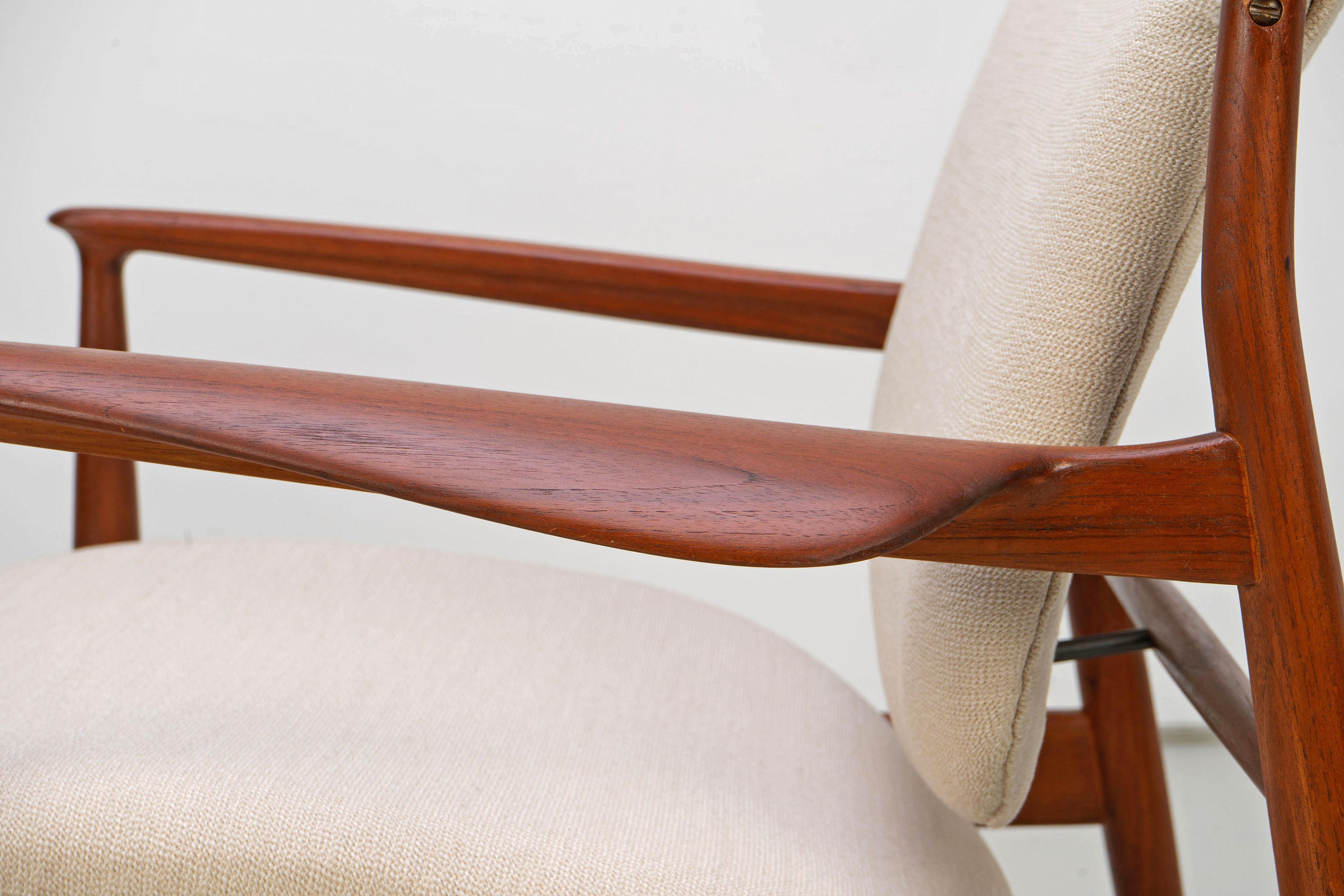 Danish Modern 1950 by Finn Juhl Lounge Chair Teak Wool Fabric Cream White For Sale 1