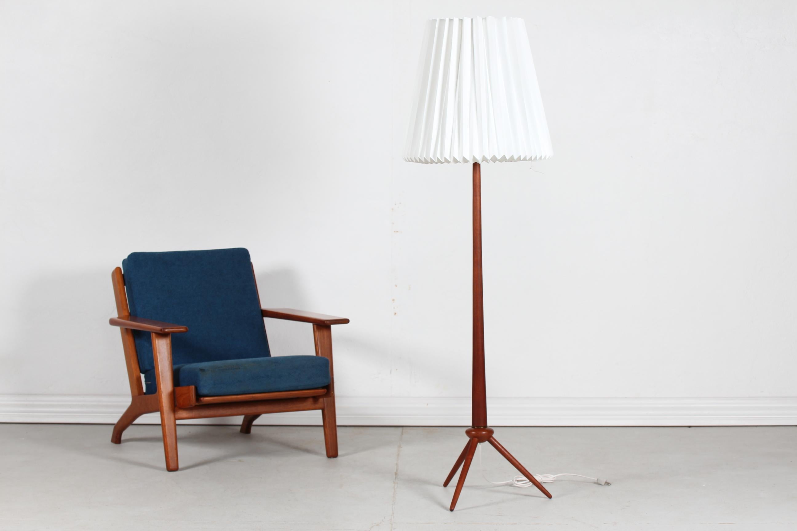 Danish Modern 1950s Tripood Floor Lamp of Teak with Robert Kasal Le Klint Shade For Sale 4