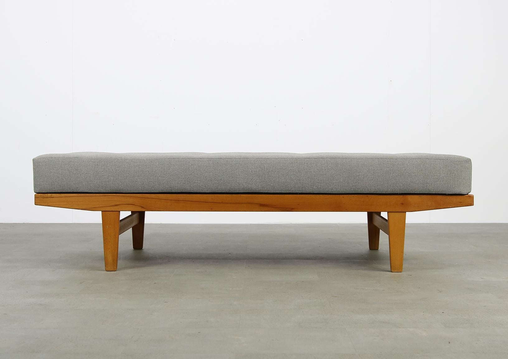 Mid-20th Century Danish Modern 1960s Poul M. Volther Beechwood Daybed Mod. H9 by FDB Mobler, Sofa