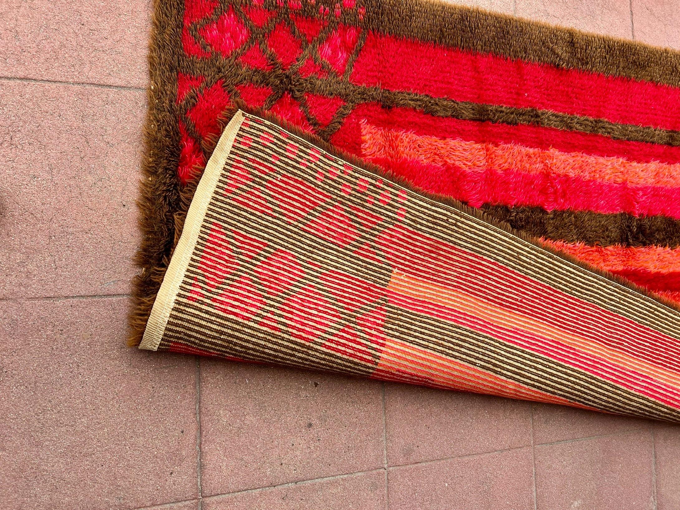 Scandinavo moderno Moderno danese anni '70  Tappeto Shag Wool Scandinavian Area Rug di RYA in vendita