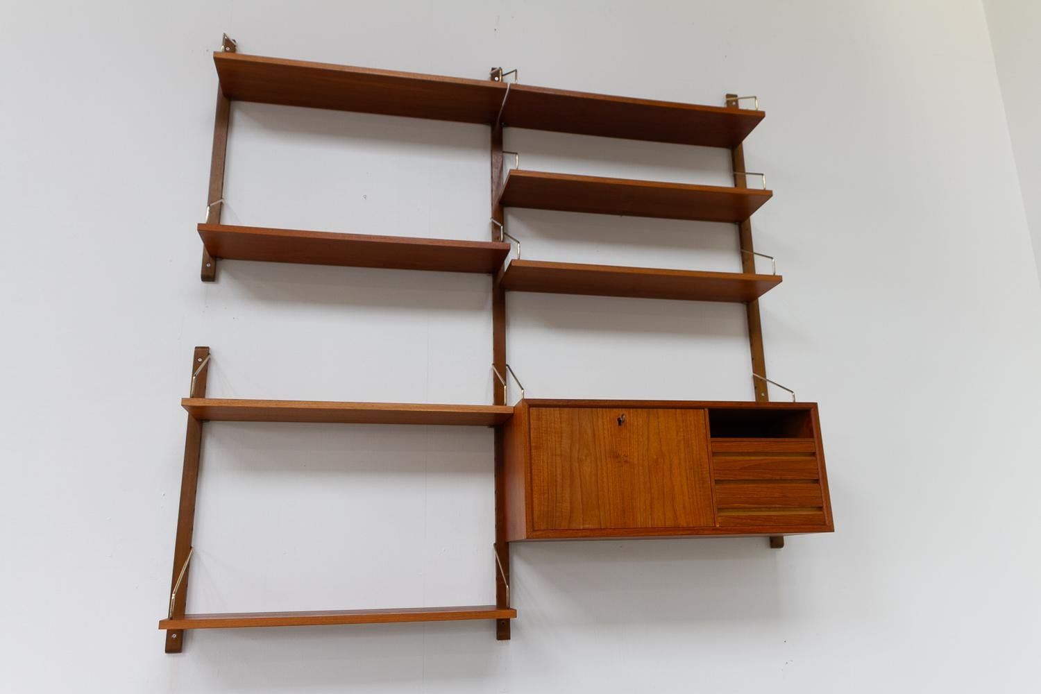 Danish Modern 2-Bay Modular Teak Wall Unit by Poul Cadovius for Cado, 1950s. For Sale 4