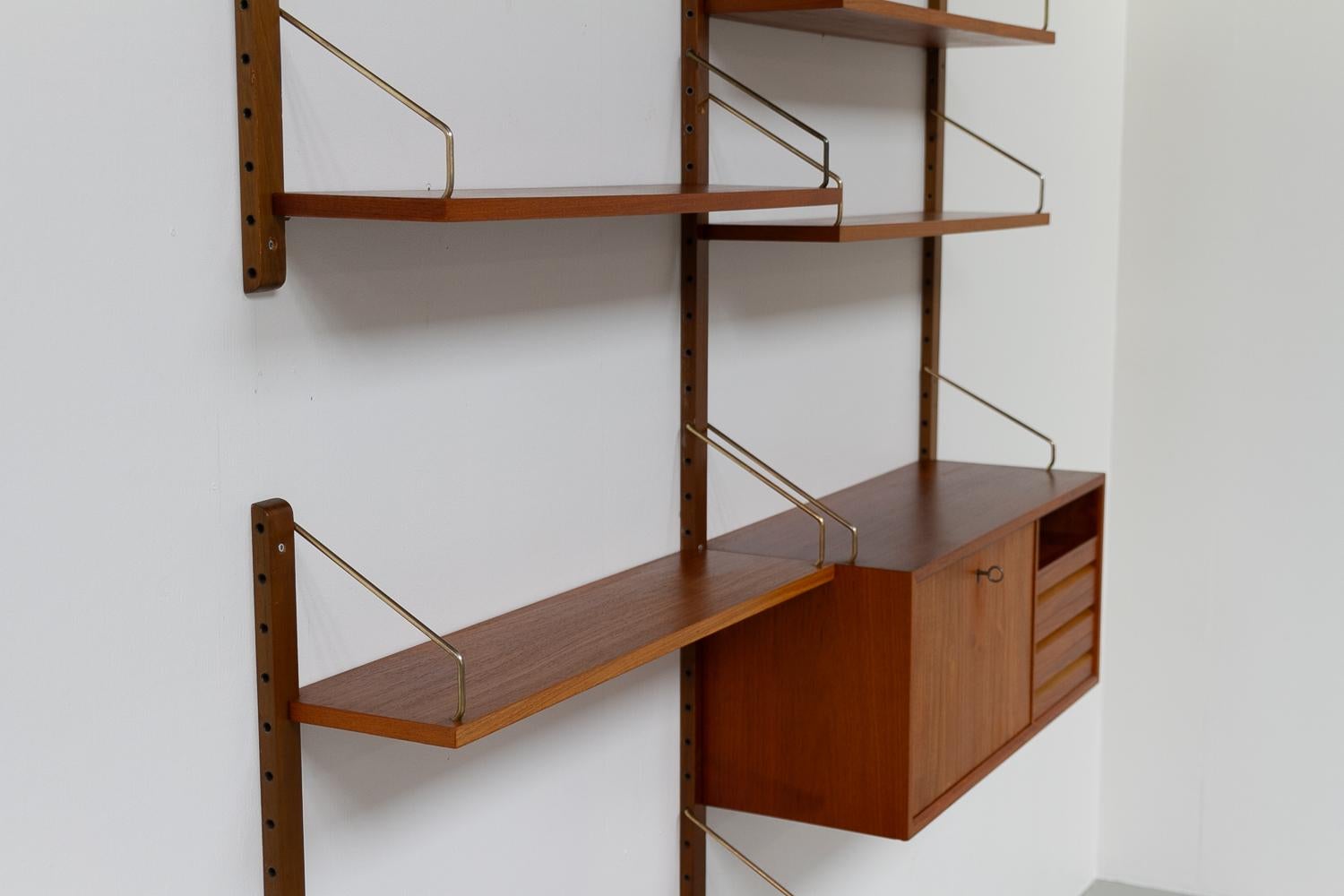 Danish Modern 2-Bay Modular Teak Wall Unit by Poul Cadovius for Cado, 1950s. For Sale 6