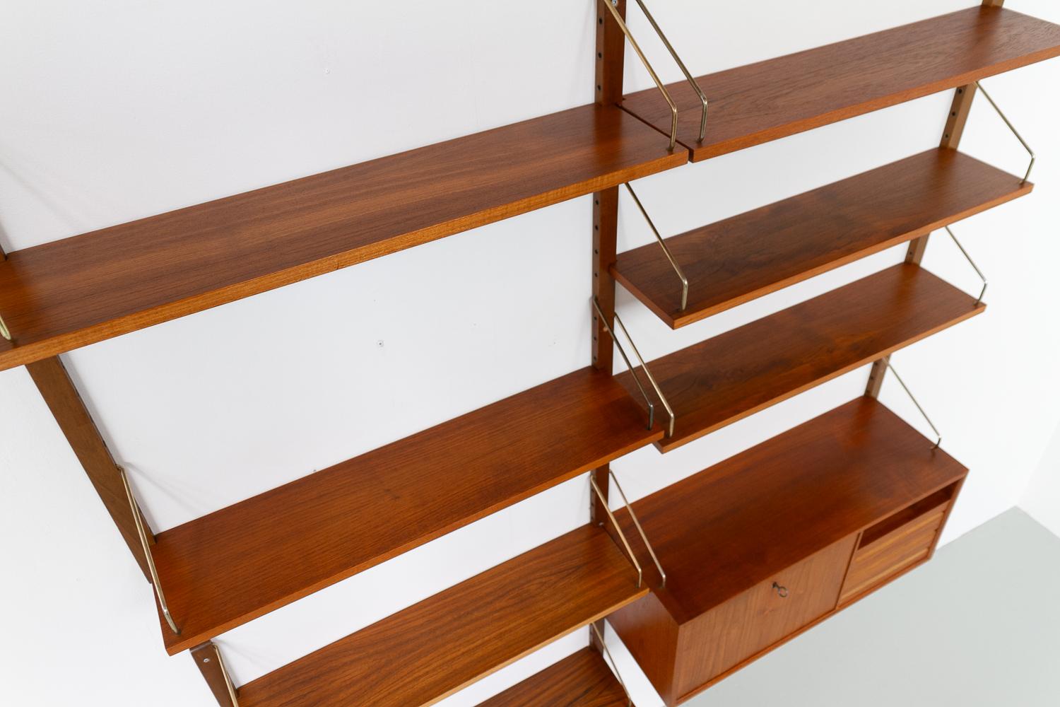 Danish Modern 2-Bay Modular Teak Wall Unit by Poul Cadovius for Cado, 1950s. For Sale 2