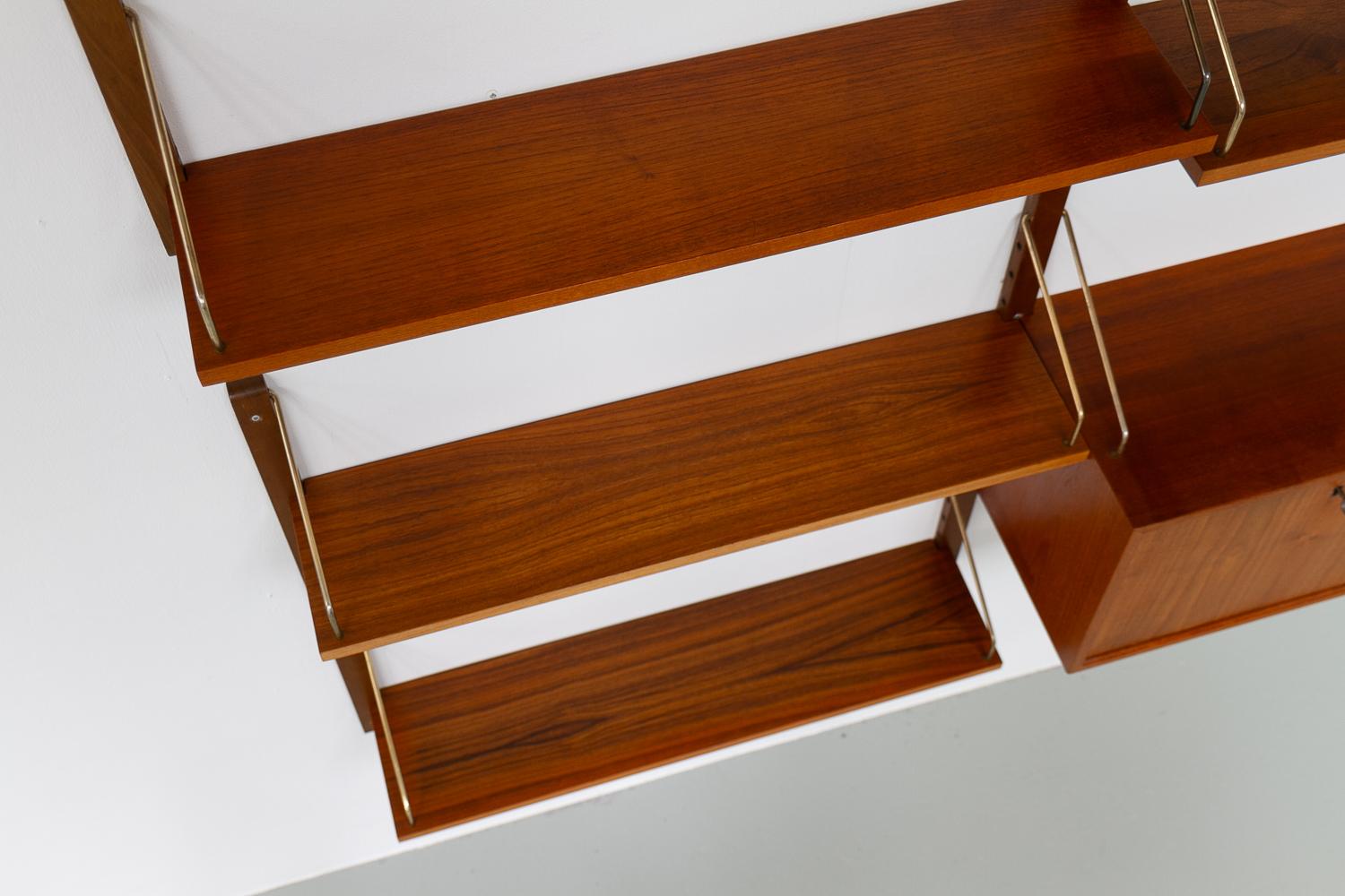 Danish Modern 2-Bay Modular Teak Wall Unit by Poul Cadovius for Cado, 1950s. For Sale 3