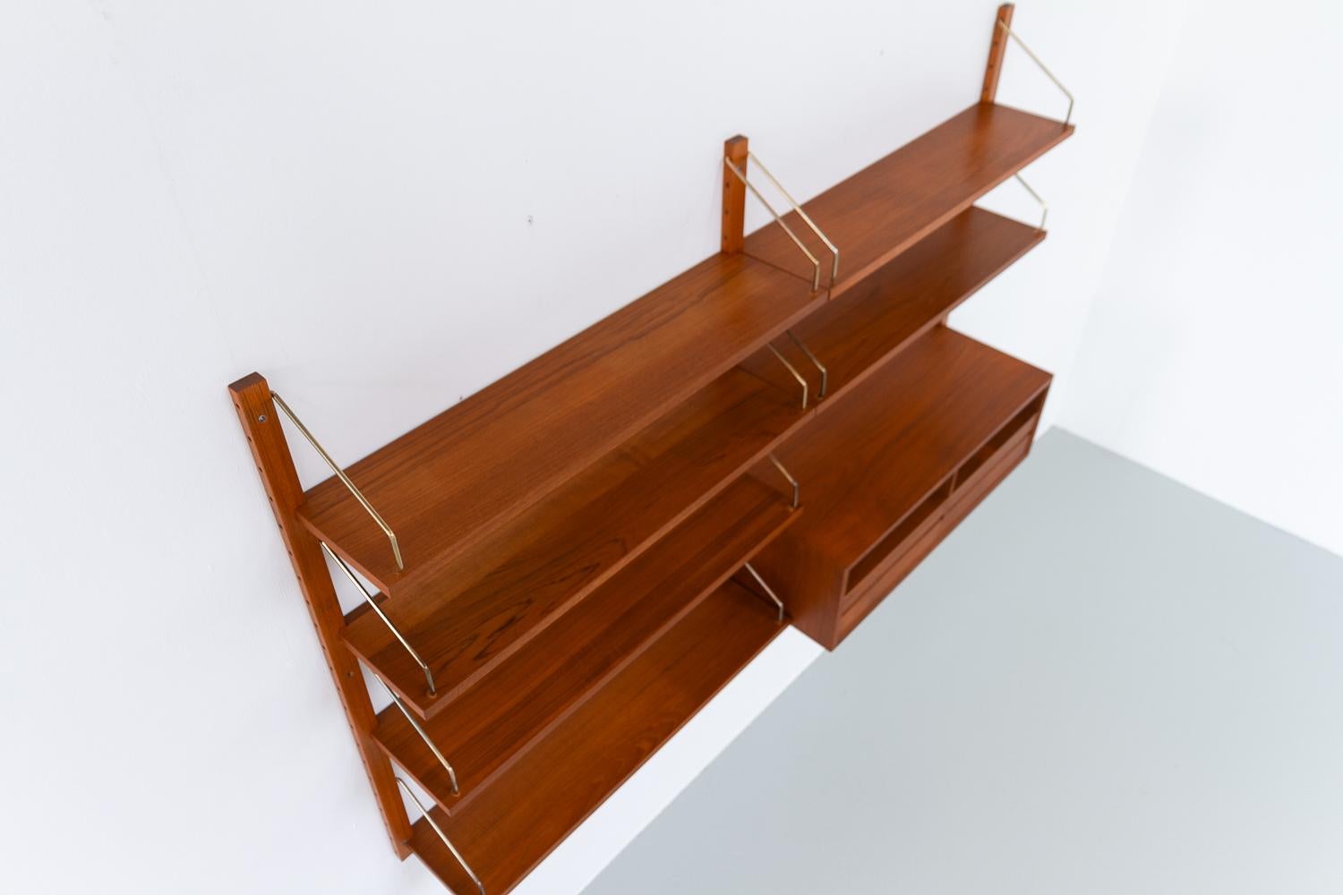 Danish Modern 2-Bay Modular Teak Wall Unit by Poul Cadovius for Cado, 1960s. For Sale 6