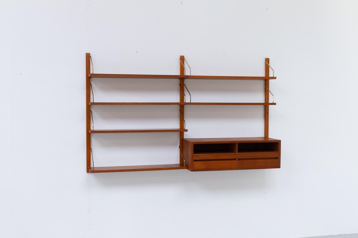 Danish Modern 2-Bay Modular Teak Wall Unit by Poul Cadovius for Cado, 1960s. For Sale 7